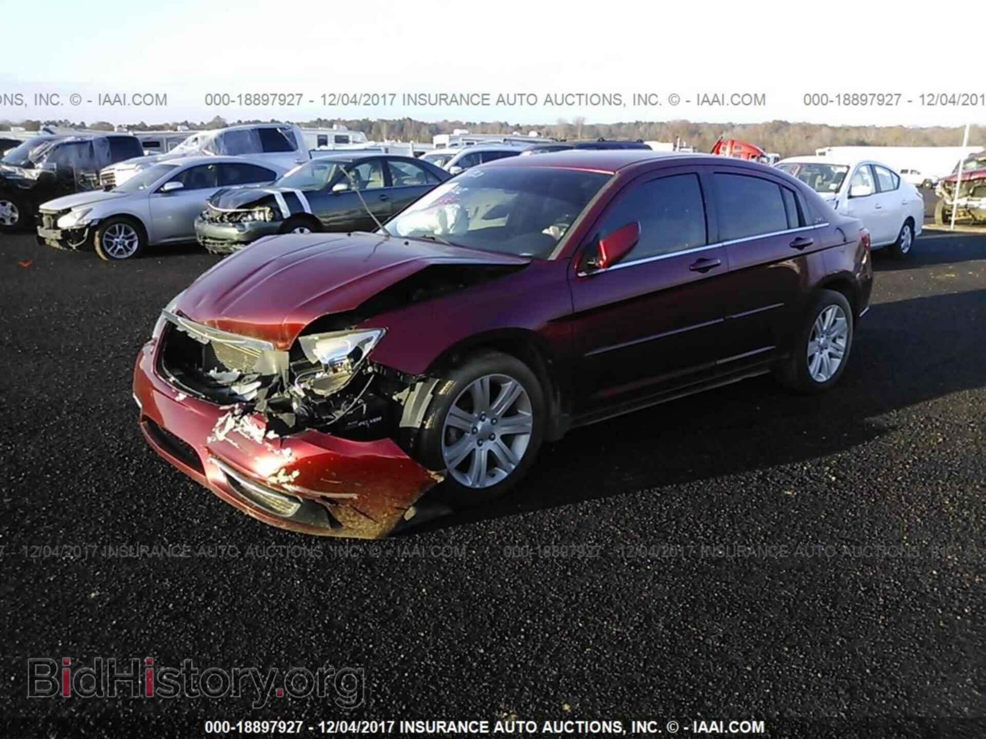 2013 Chrysler 200 - VIN: 1C3CCBBB2DN639511 - Photo 2