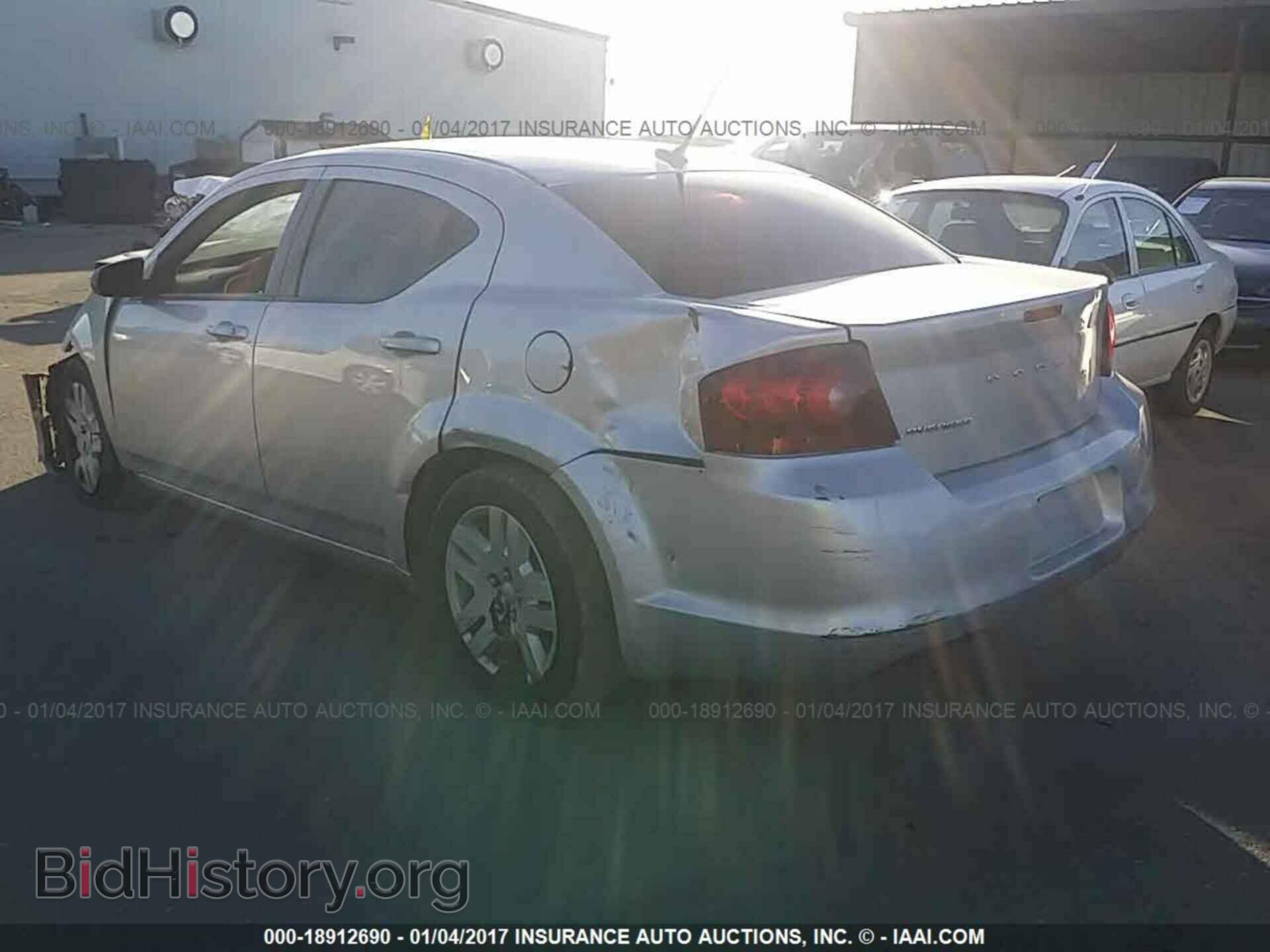 2011 Dodge Avenger - VIN: 1B3BD4FB0BN588468 - Photo 3