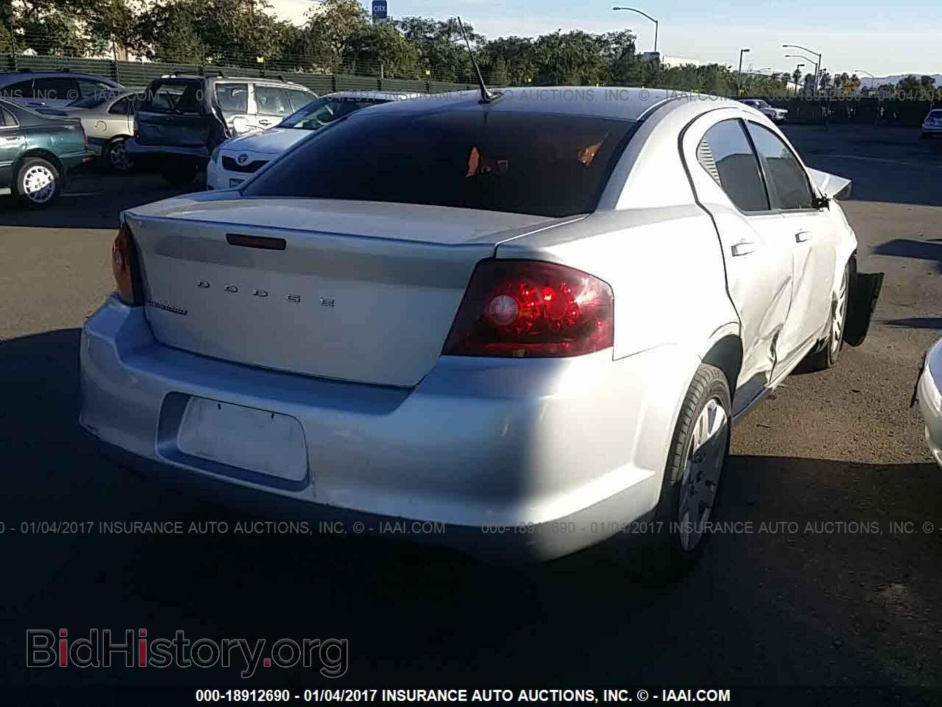 2011 Dodge Avenger - VIN: 1B3BD4FB0BN588468 - Photo 4