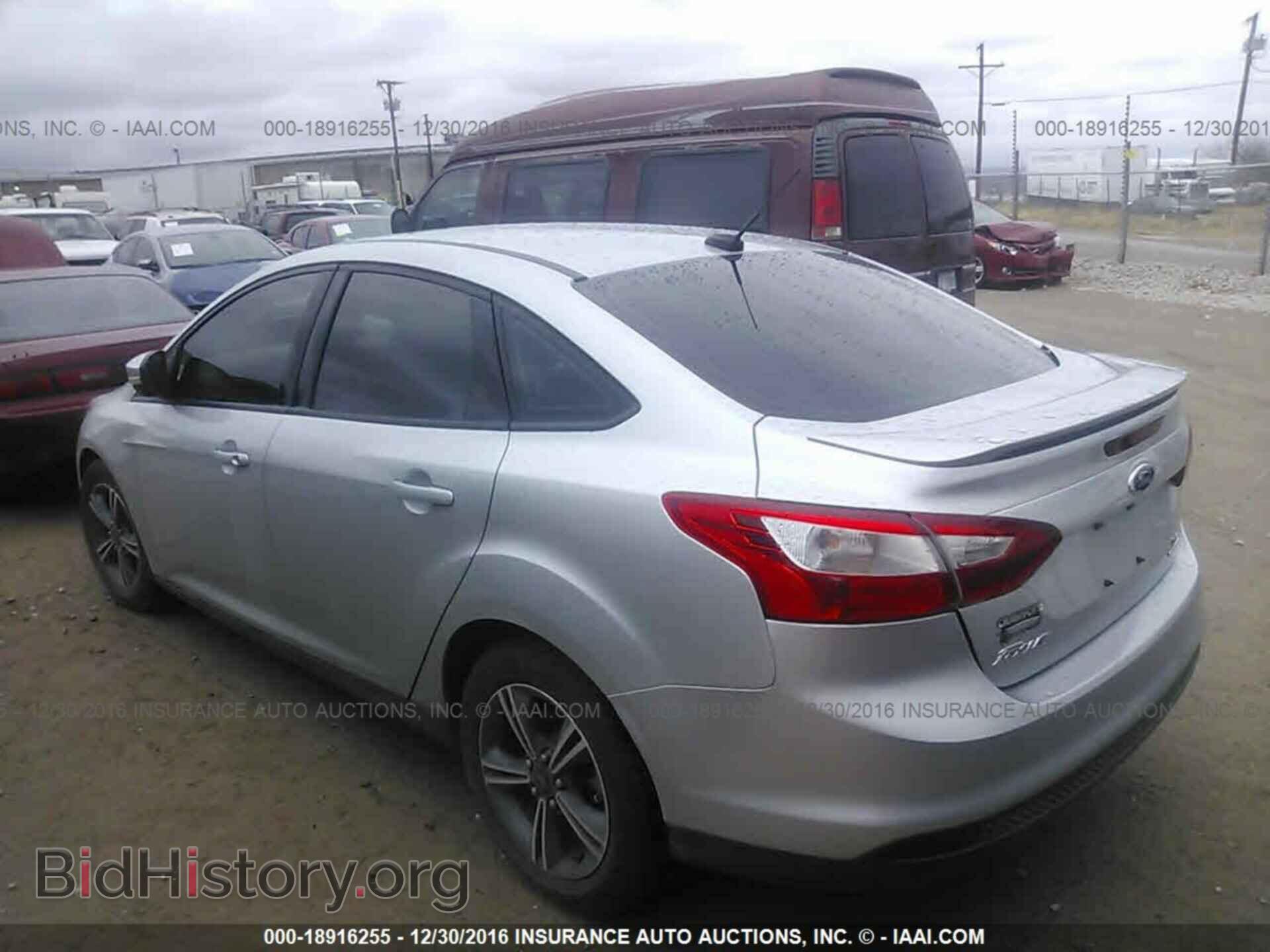 2014 Ford Focus - VIN: 1FADP3F28EL372687 - Photo 3