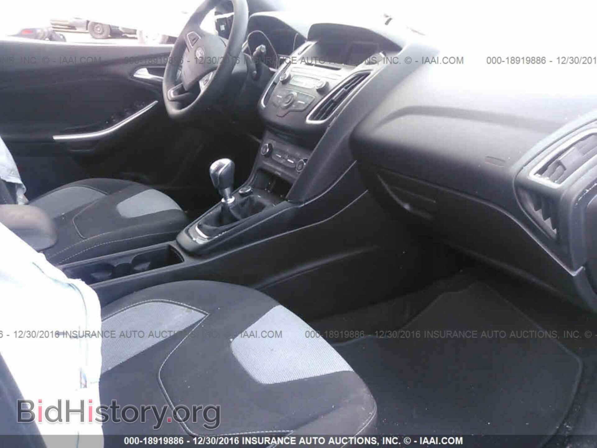 2016 Ford Focus - VIN: 1FADP3L96GL282488 - Photo 5