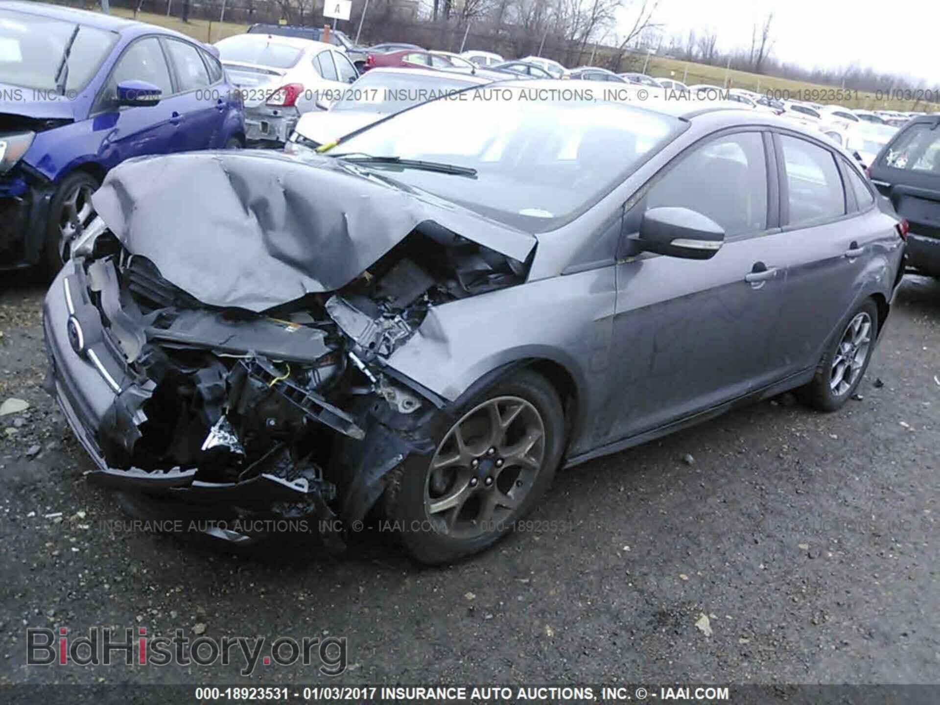 2013 Ford Focus - VIN: 1FADP3F22DL162651 - Фото 2
