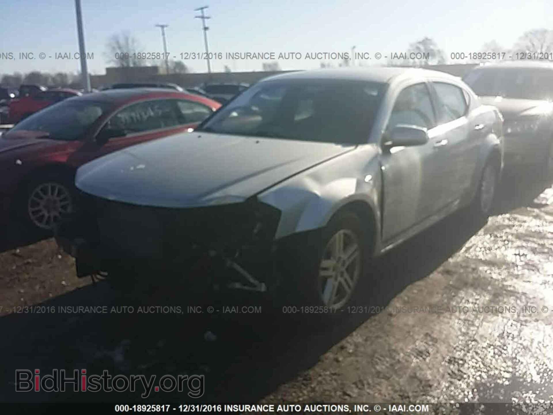 2011 Dodge Avenger - VIN: 1B3BD1FB8BN534351 - Фото 2