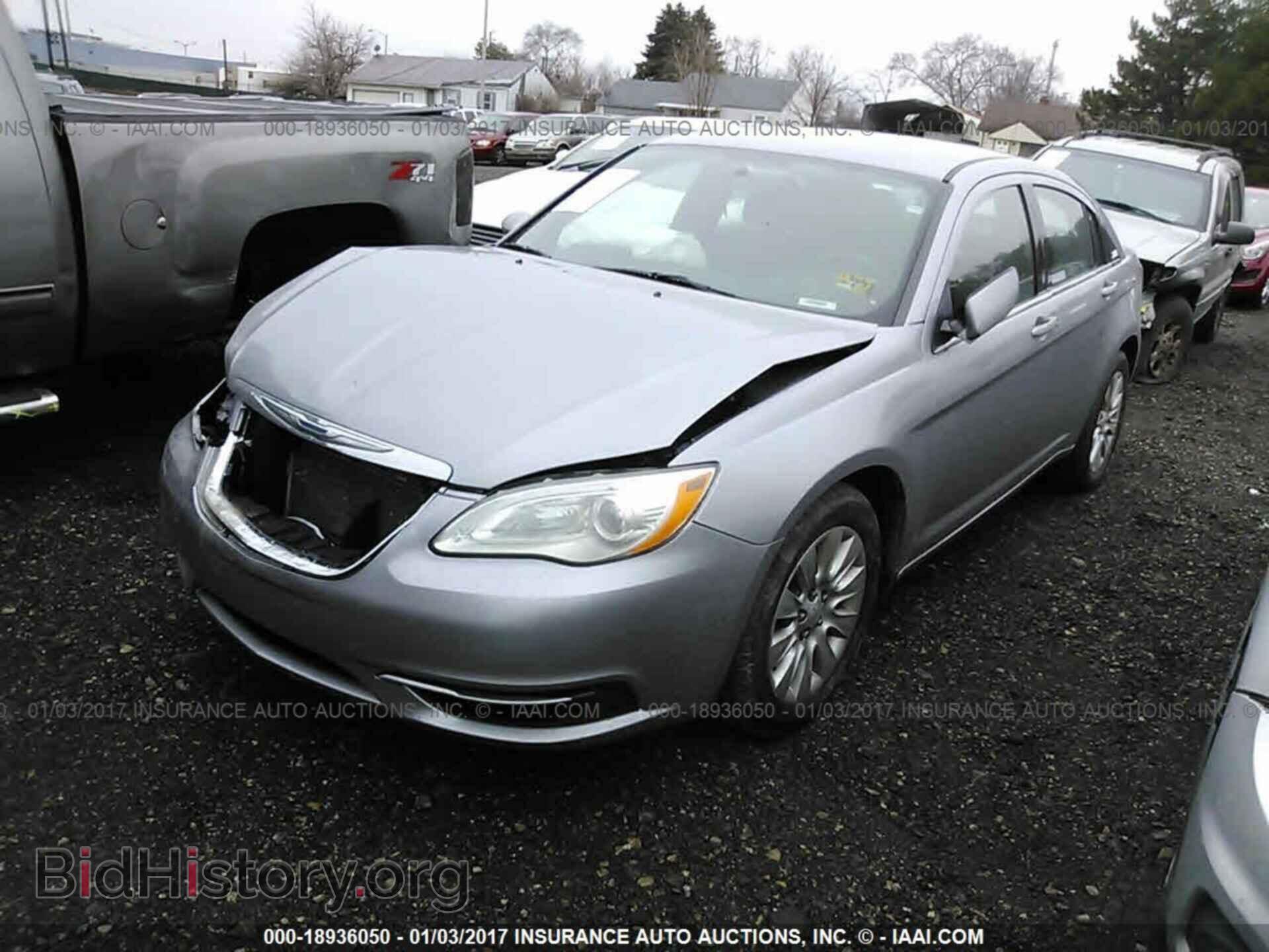 2014 Chrysler 200 - VIN: 1C3CCBAB2EN170603 - Photo 2