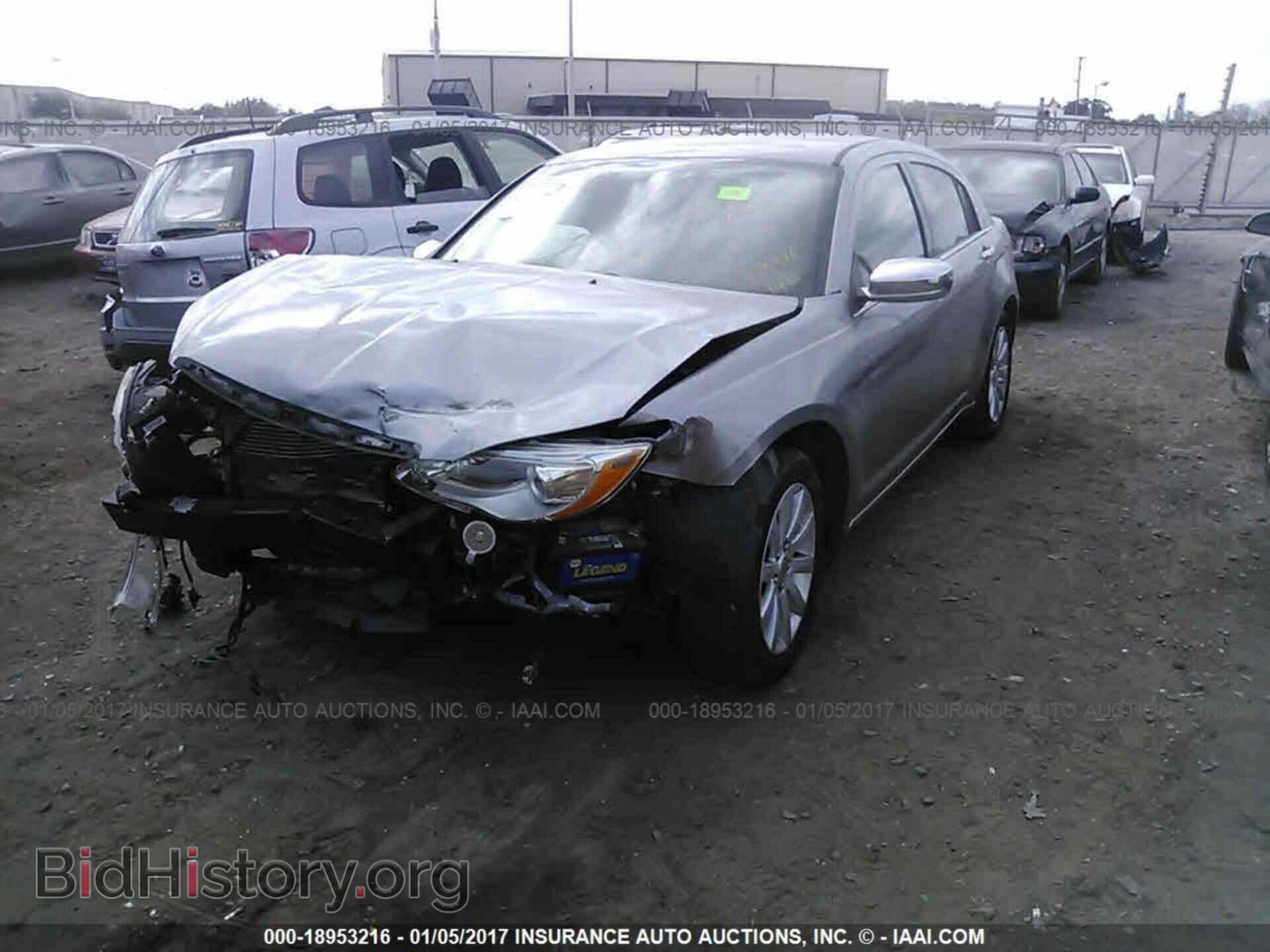 2013 Chrysler 200 - VIN: 1C3CCBCG6DN573376 - Photo 2