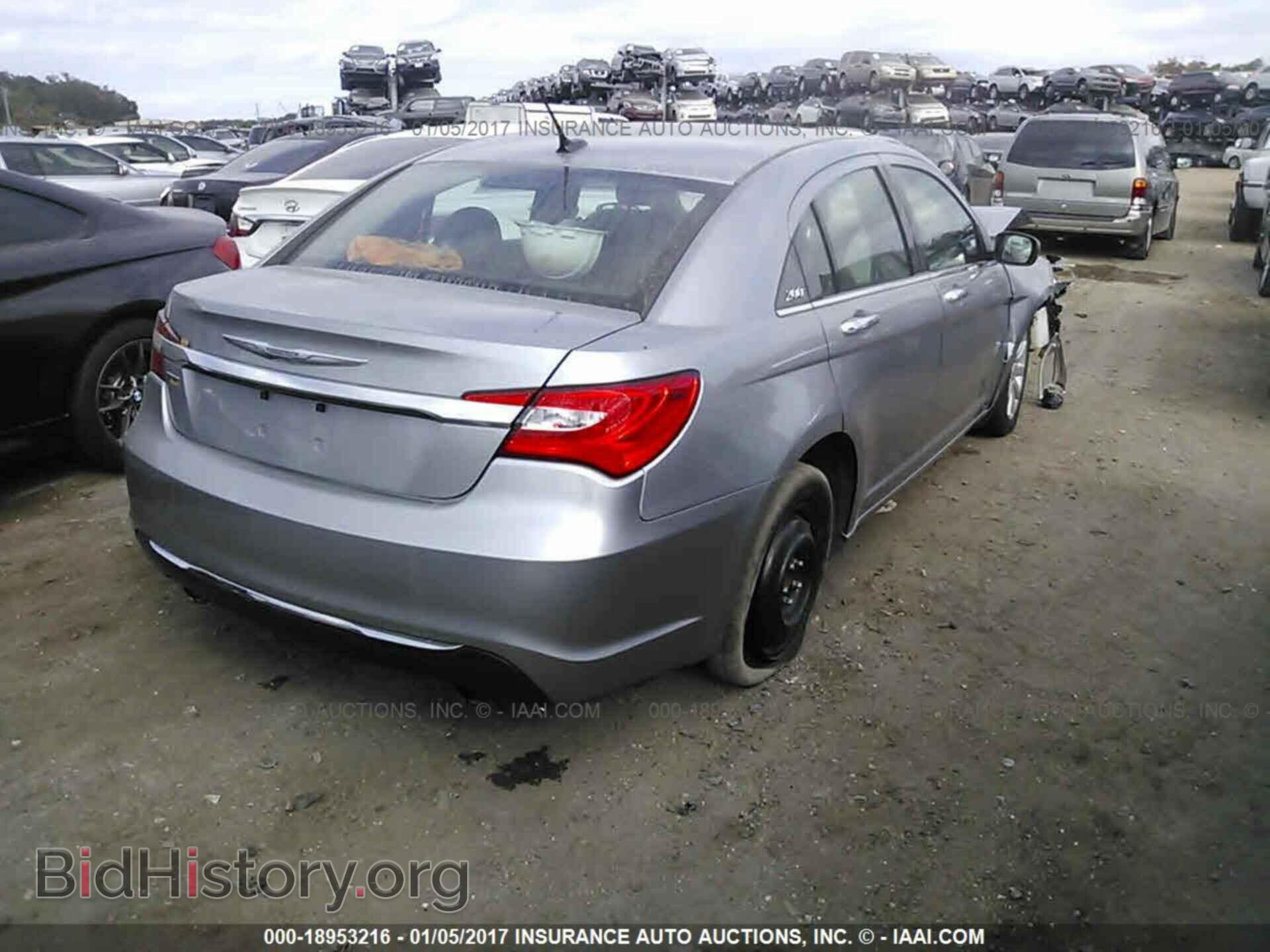 2013 Chrysler 200 - VIN: 1C3CCBCG6DN573376 - Photo 4