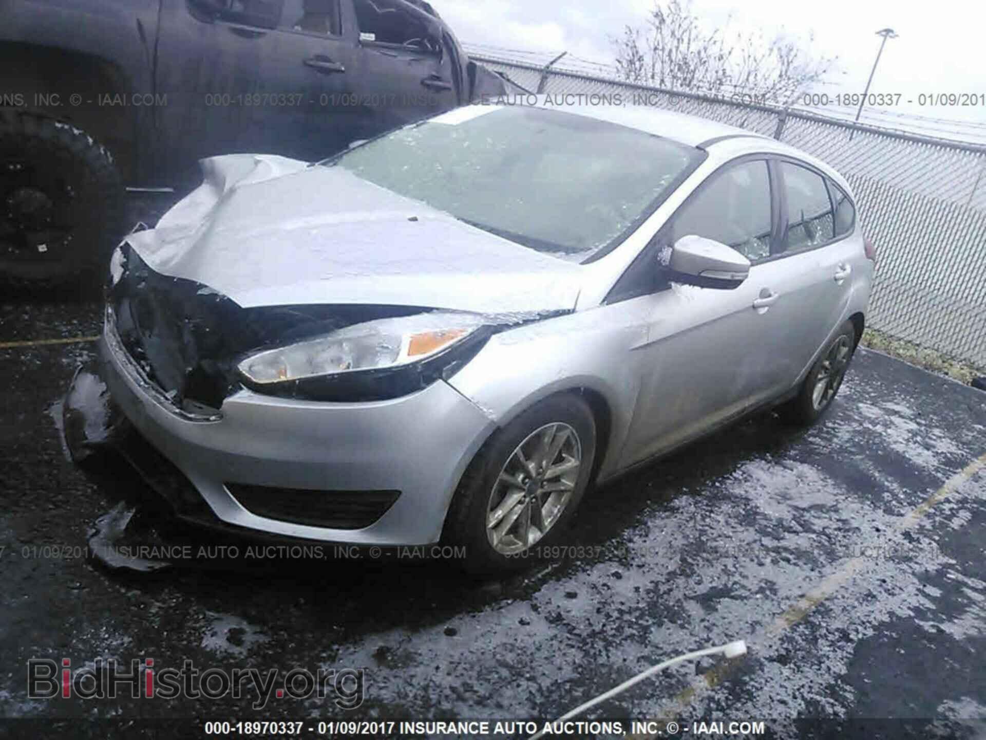 2015 Ford Focus - VIN: 1FADP3K26FL358780 - Фото 2