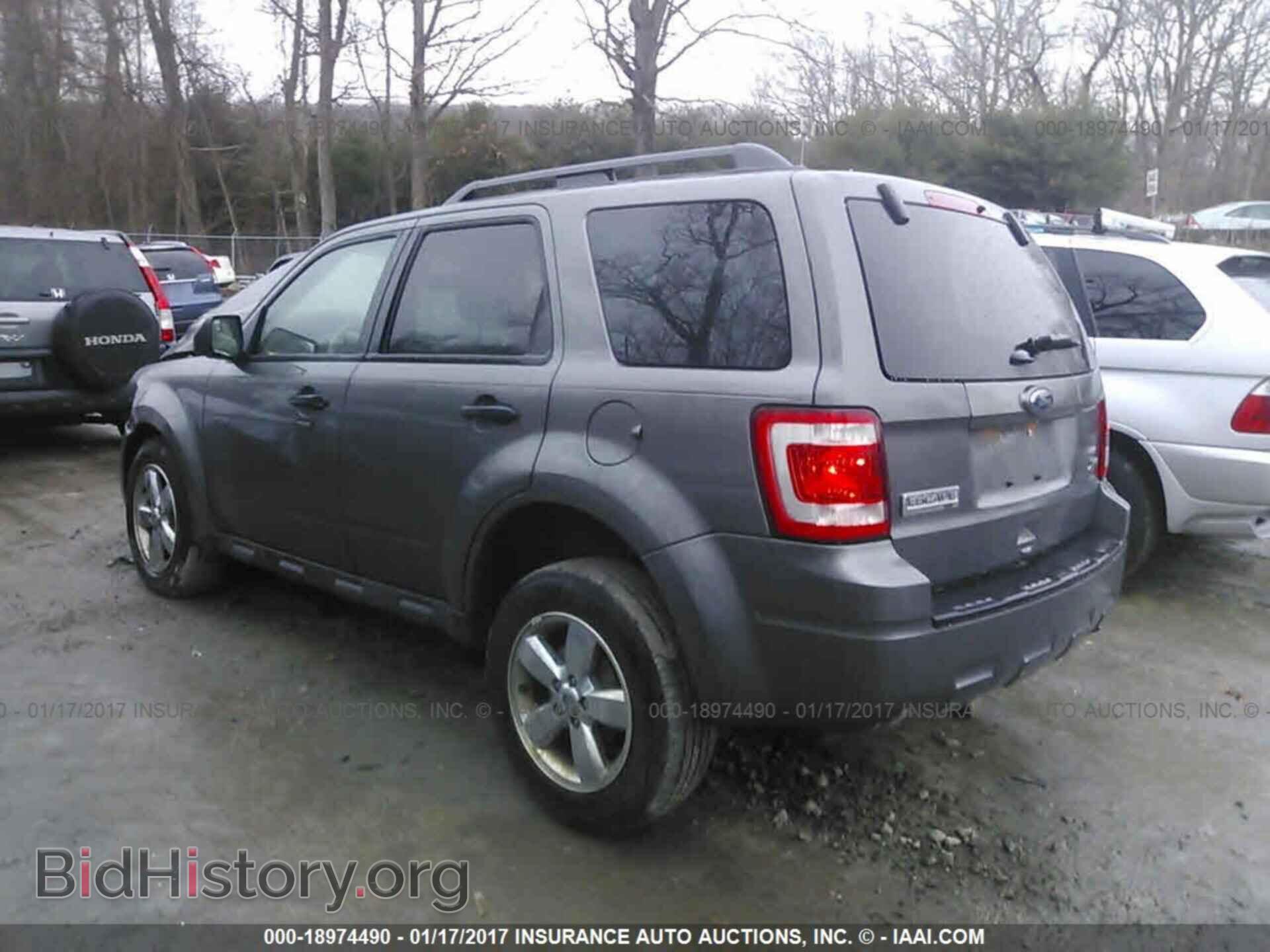 2011 FORD ESCAPE - VIN: 1FMCU9DG0BKB81956 - Фото 3