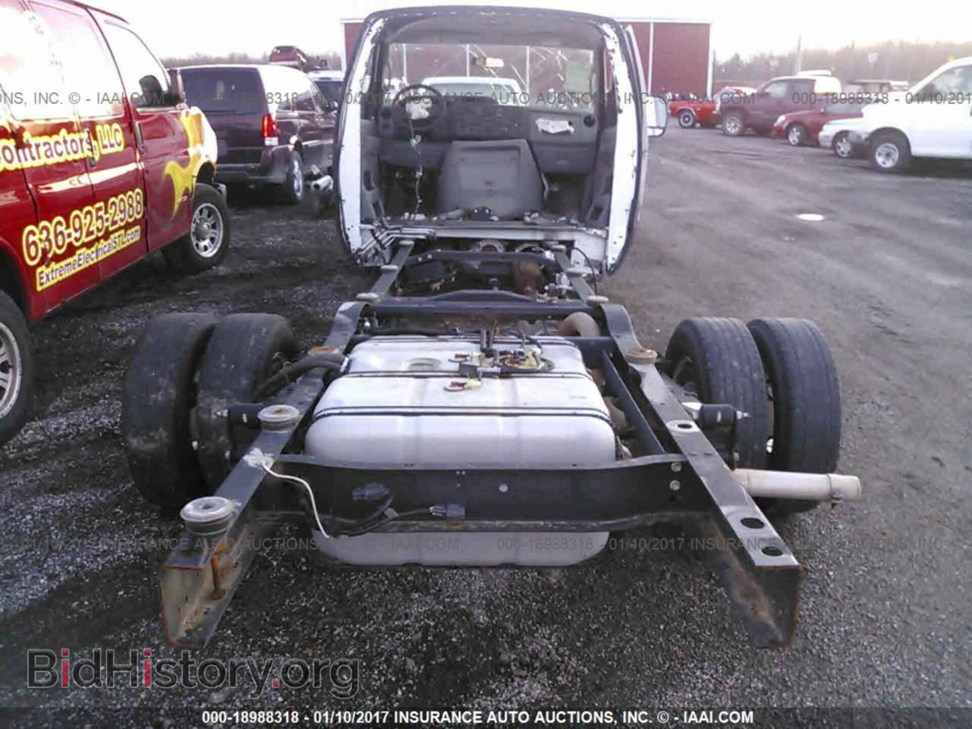 2015 Ford Econoline - VIN: 1FDXE4FS9FDA12774 - Photo 8