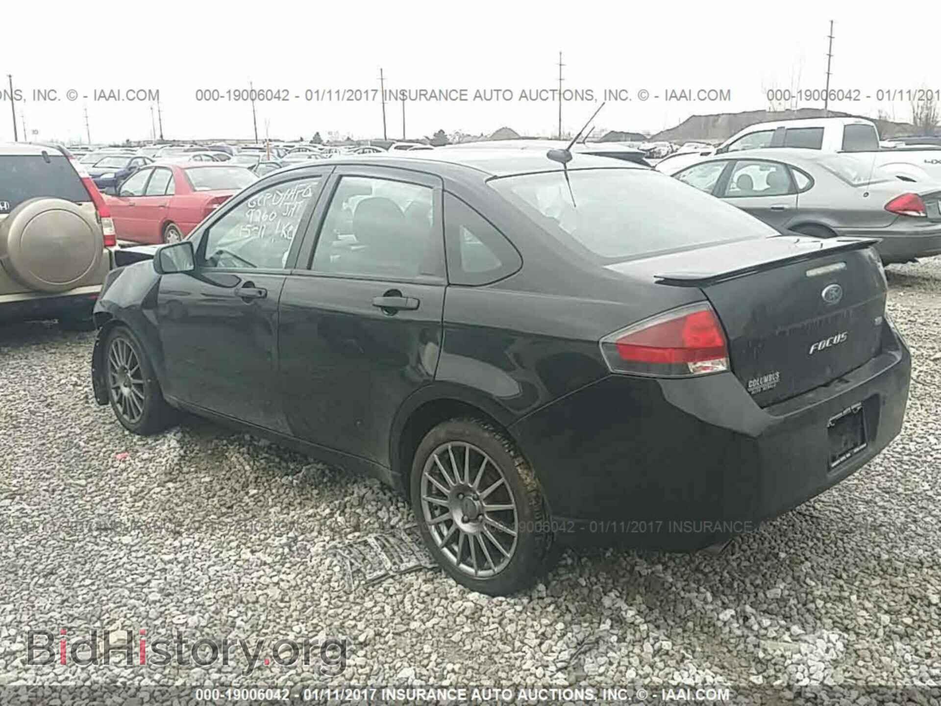2011 Ford Focus - VIN: 1FAHP3GN4BW189260 - Фото 3