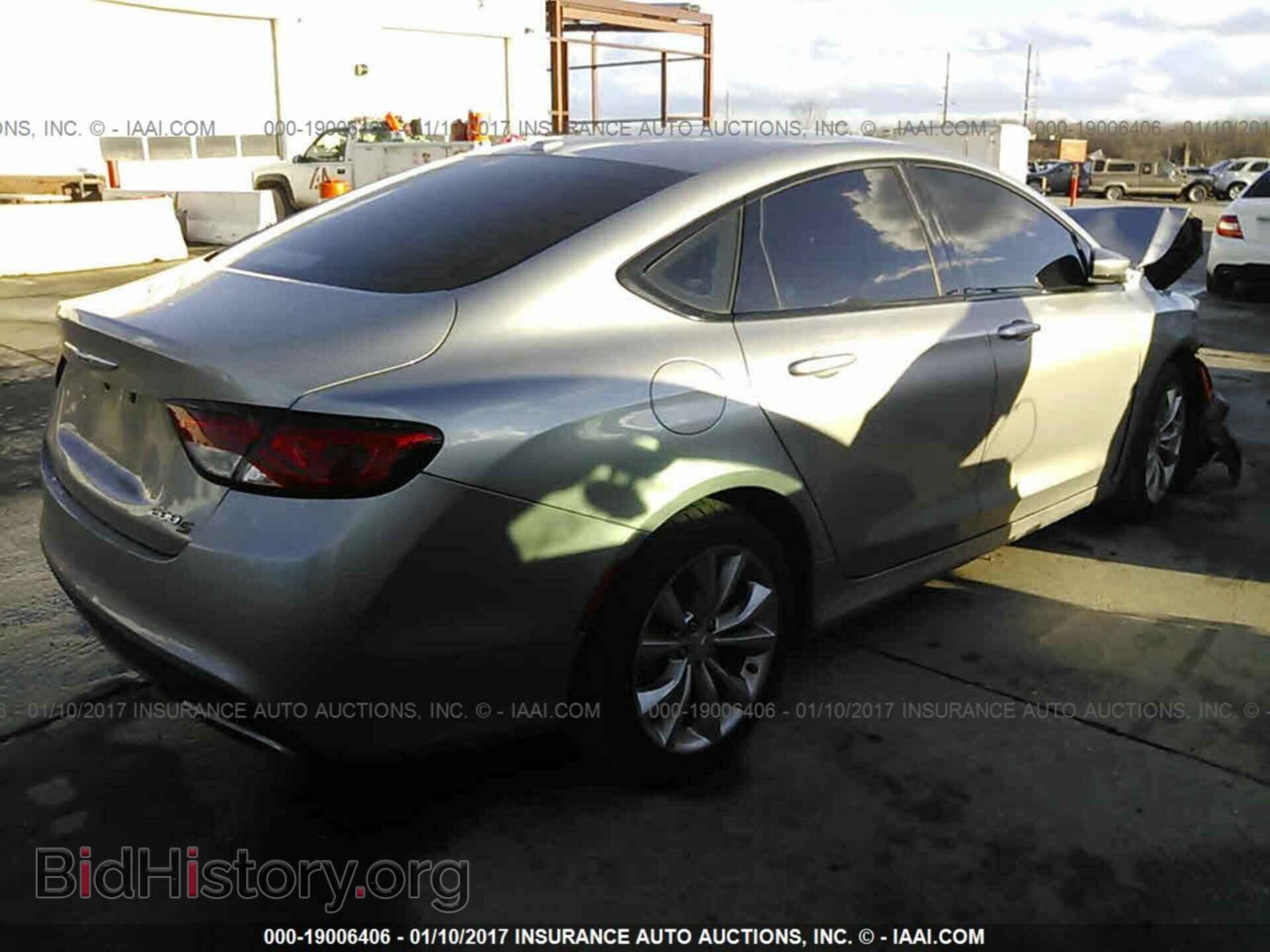 2015 Chrysler 200 - VIN: 1C3CCCBB1FN660858 - Photo 4