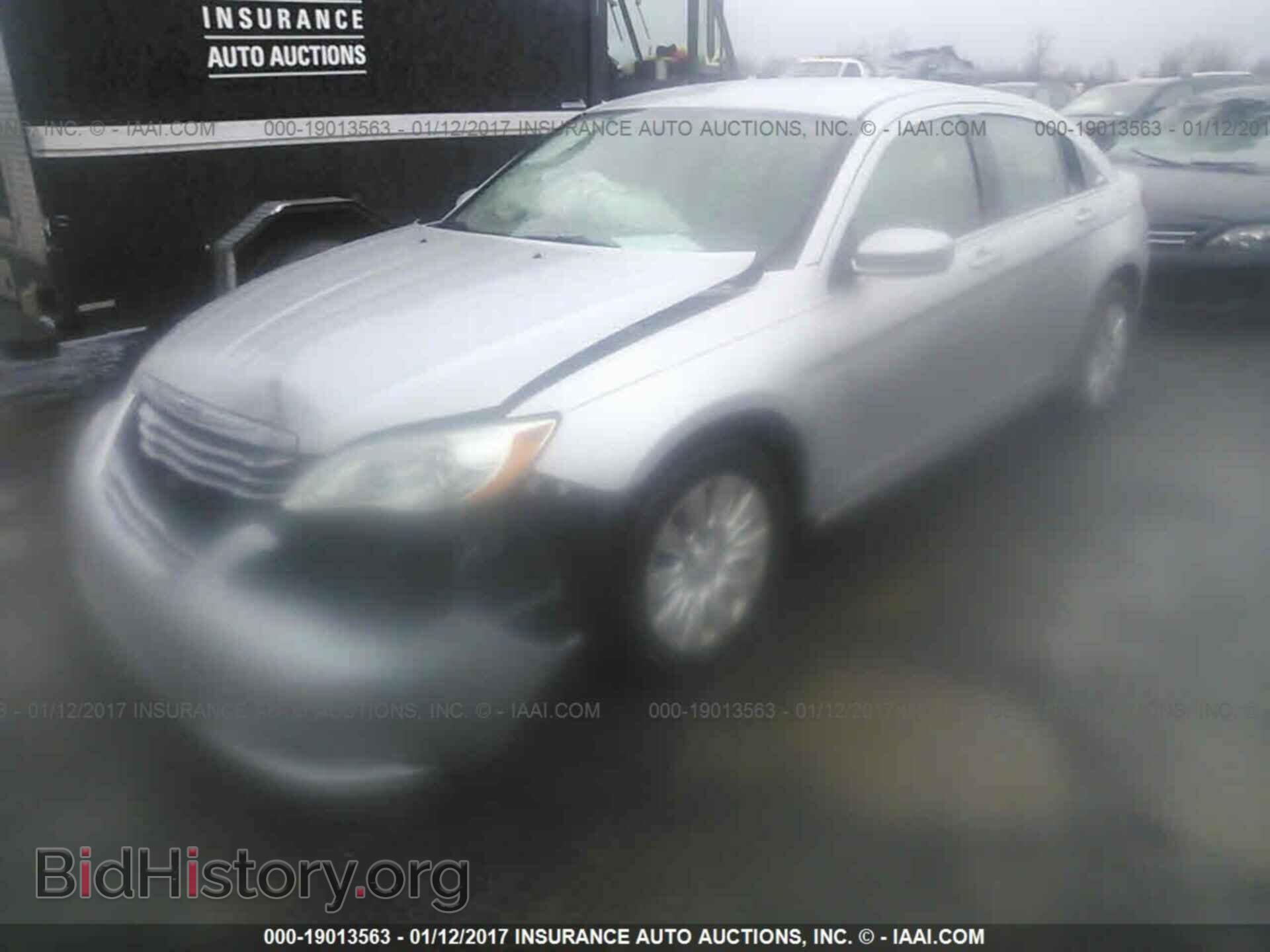 2012 CHRYSLER 200 - VIN: 1C3CCBAB2CN273498 - Photo 2
