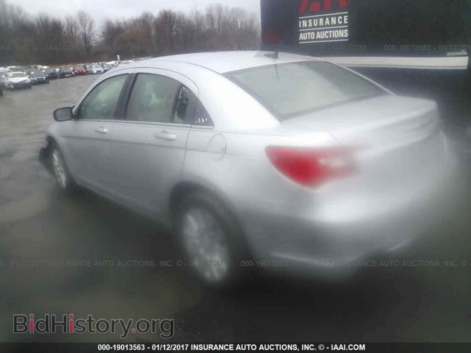 2012 CHRYSLER 200 - VIN: 1C3CCBAB2CN273498 - Photo 3