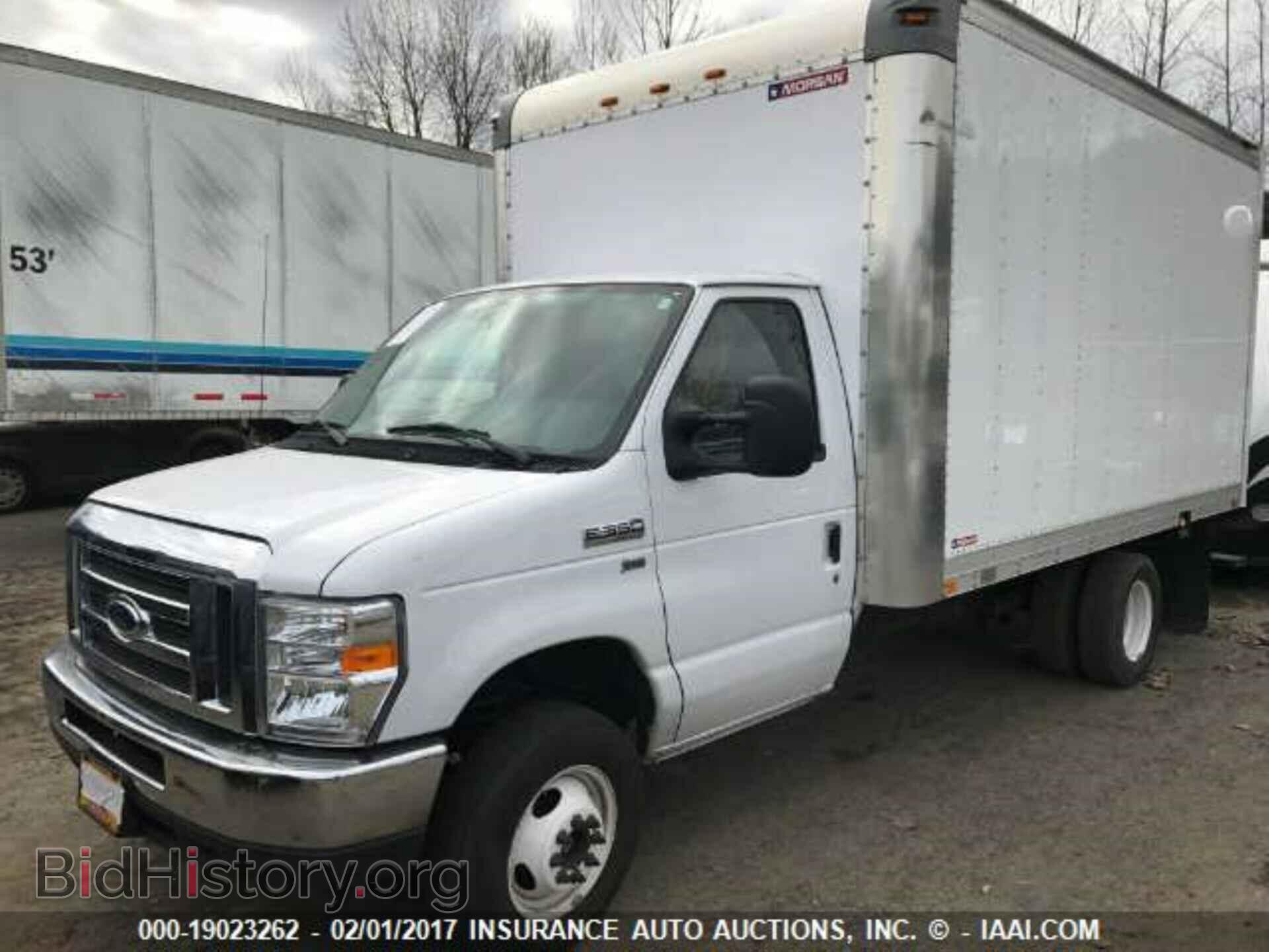 2016 Ford Econoline - VIN: 1FDWE3FLXGDC00820 - Фото 2