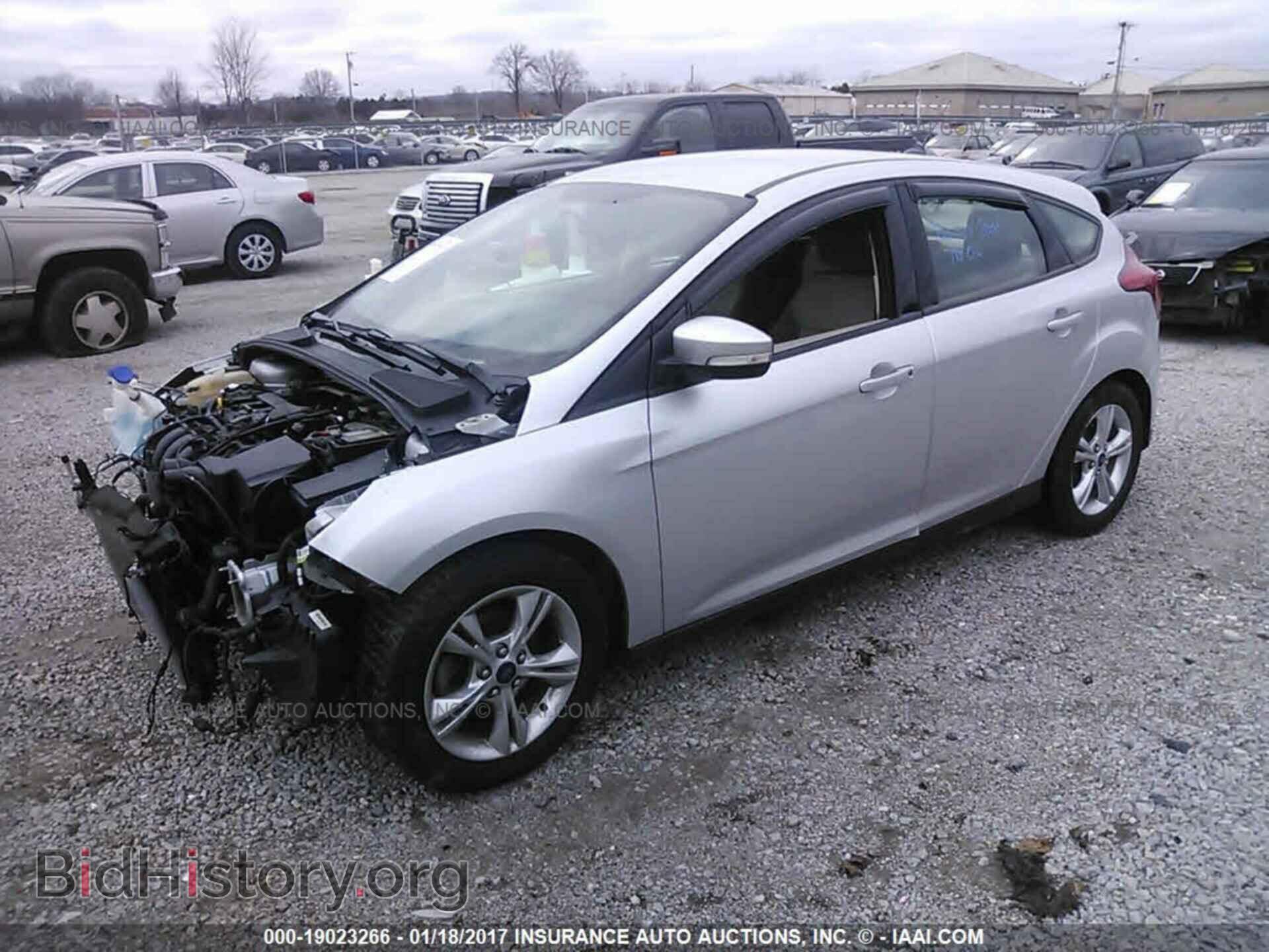 2014 Ford Focus - VIN: 1FADP3K22EL266421 - Photo 2