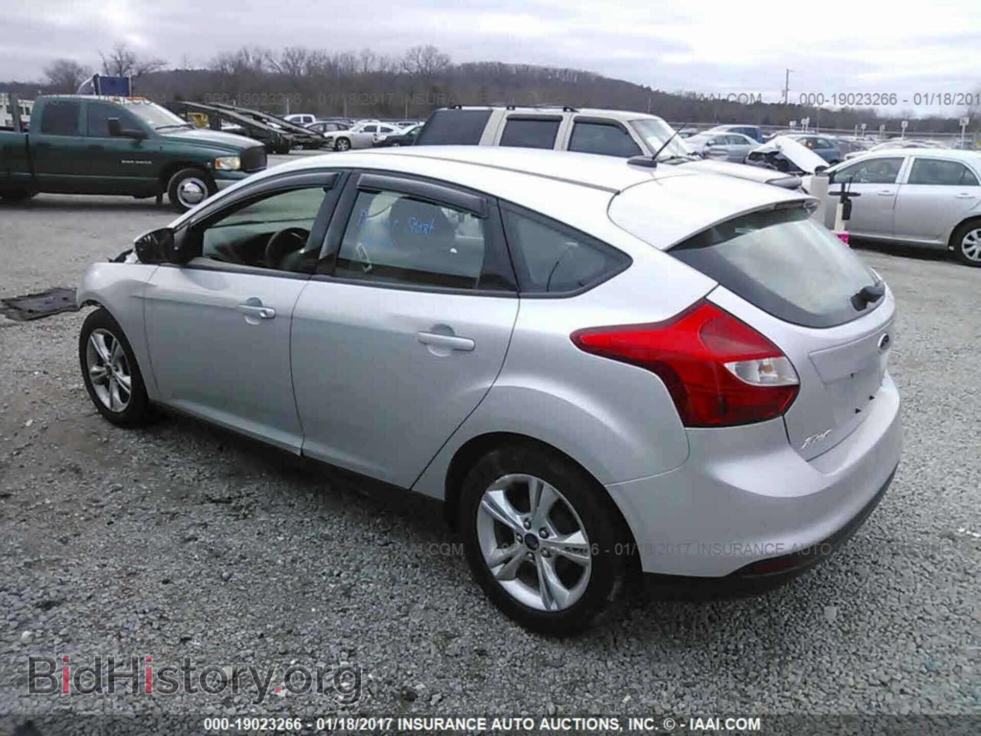 2014 Ford Focus - VIN: 1FADP3K22EL266421 - Photo 3
