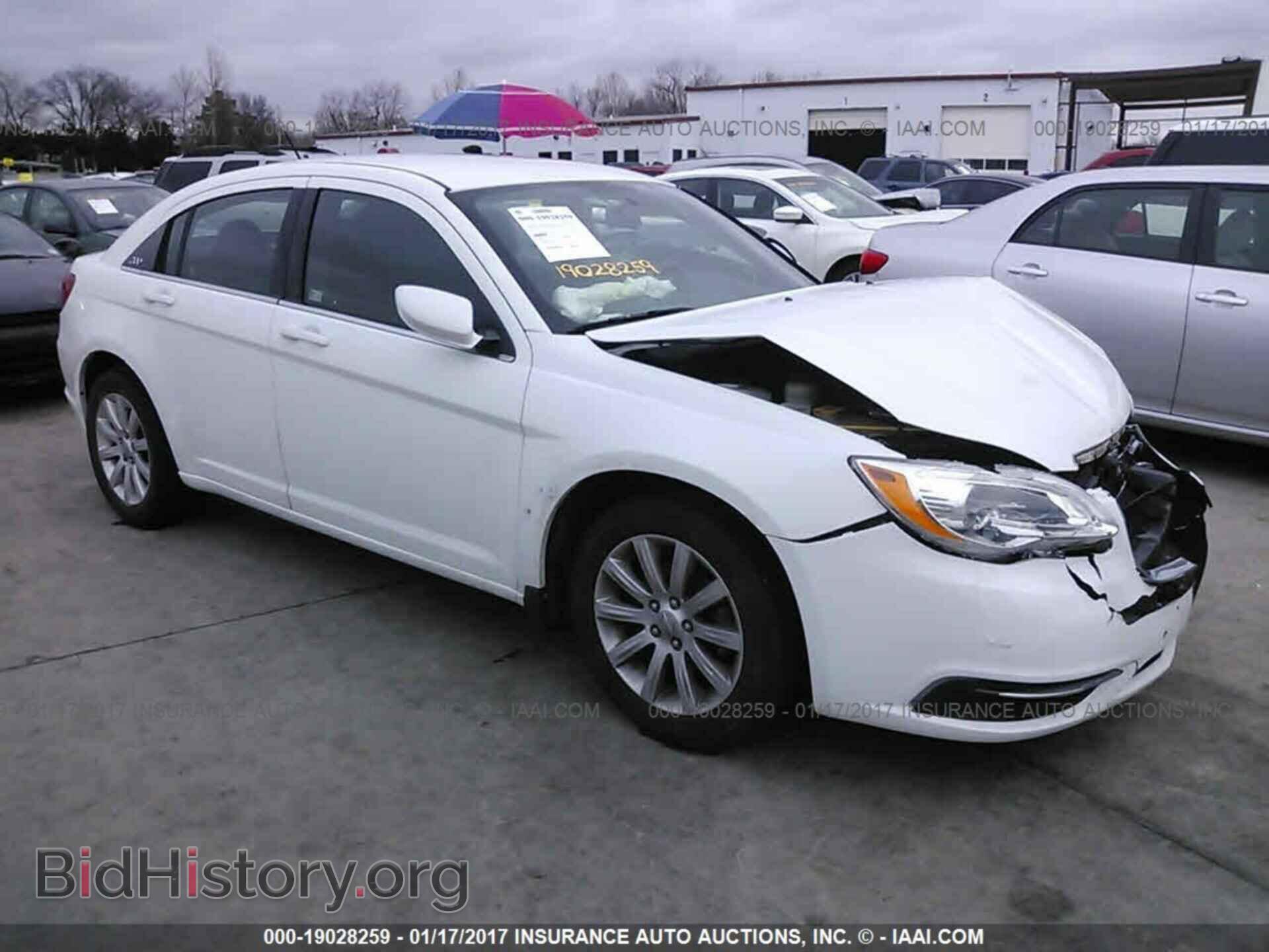 Фотография 1C3CCBBBXCN140258 - Chrysler 200 2012