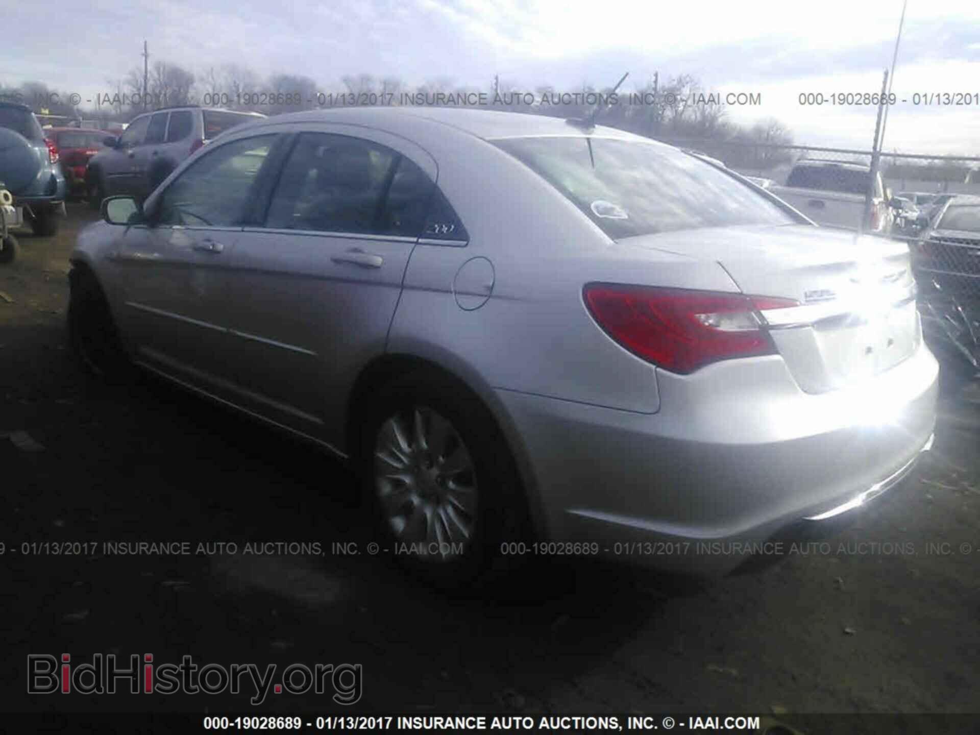 2012 Chrysler 200 - VIN: 1C3CCBAB0CN271751 - Фото 3