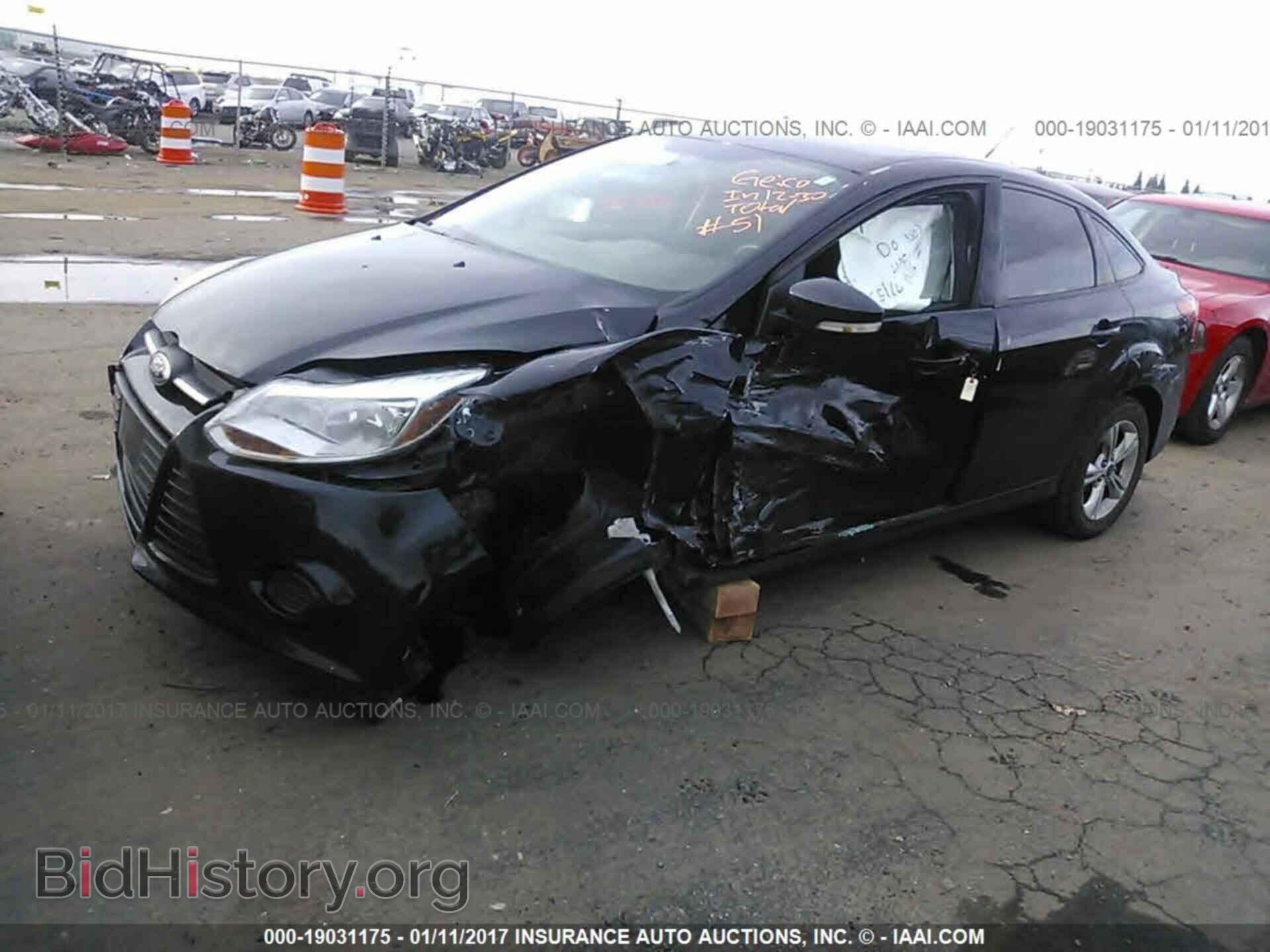 2013 Ford Focus - VIN: 1FADP3F22DL171978 - Photo 2