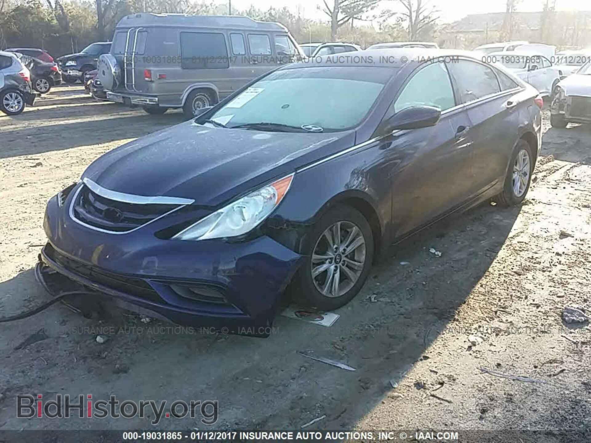 2012 Hyundai Sonata - VIN: 5NPEB4AC8CH335384 - Photo 2