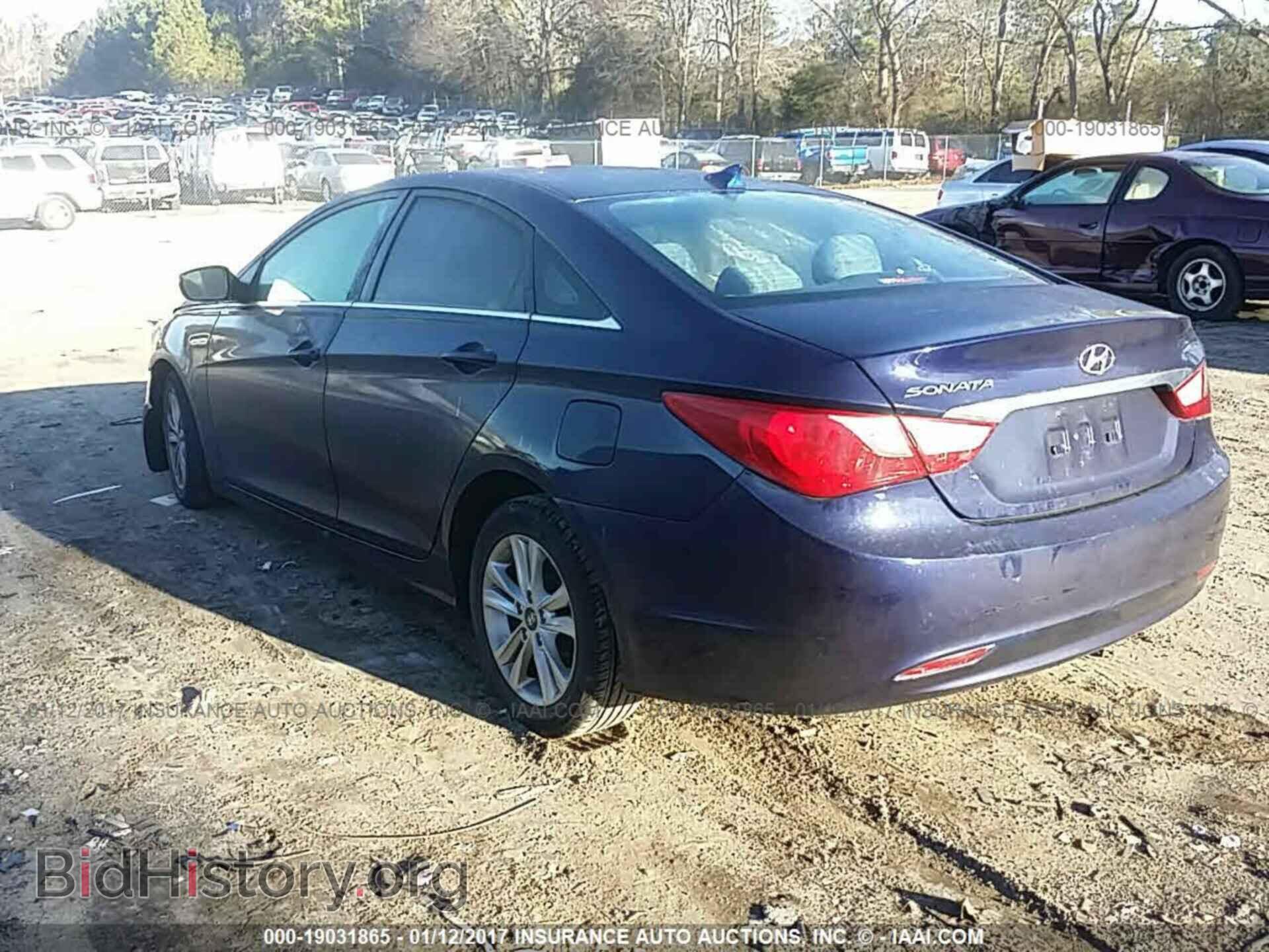 2012 Hyundai Sonata - VIN: 5NPEB4AC8CH335384 - Photo 3