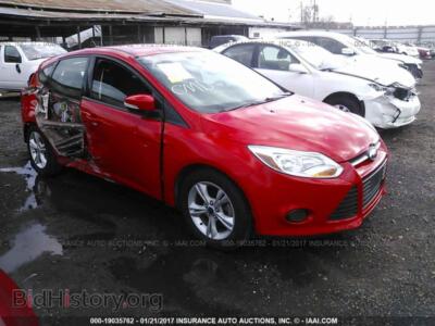 2014 Ford FOCUS, красный — VIN 1FADP3K25EL400242, IAAI