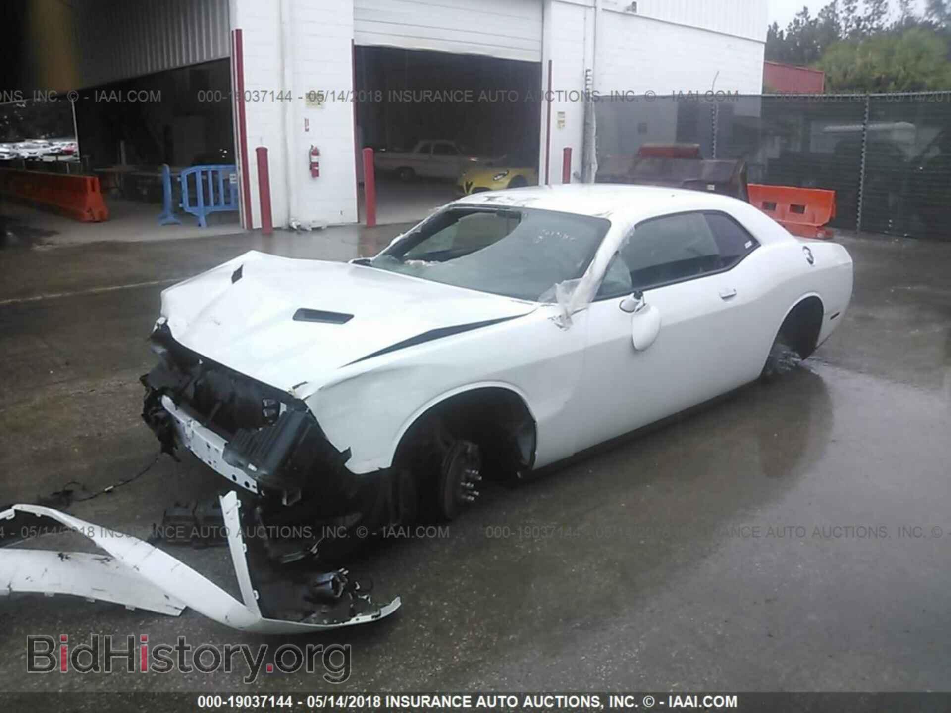 2016 Dodge Challenger - VIN: 2C3CDZAG6GH177566 - Photo 2