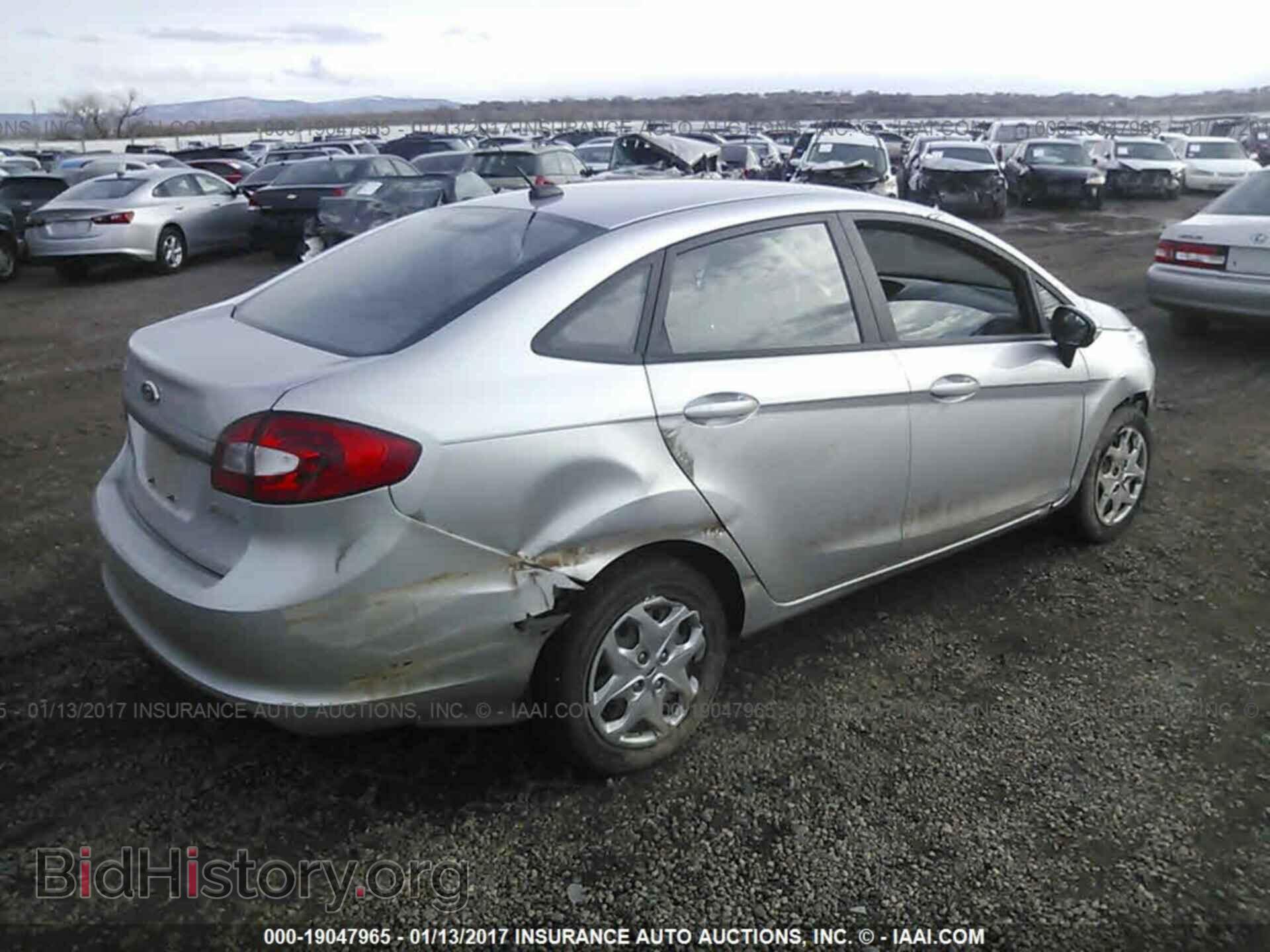 2013 Ford Fiesta - VIN: 3FADP4BJ2DM162392 - Фото 4
