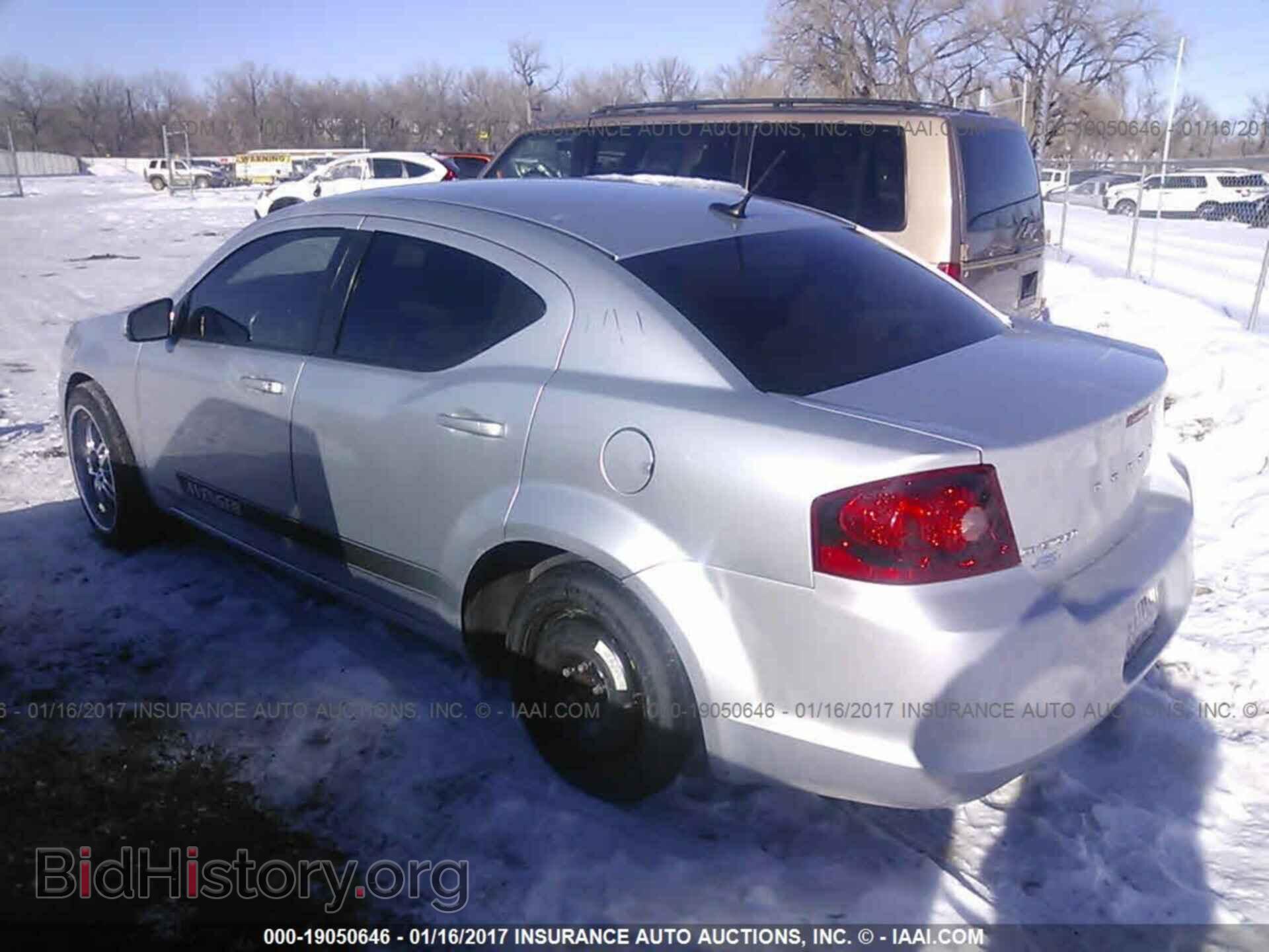 2011 Dodge Avenger - VIN: 1B3BD1FB1BN577235 - Фото 3
