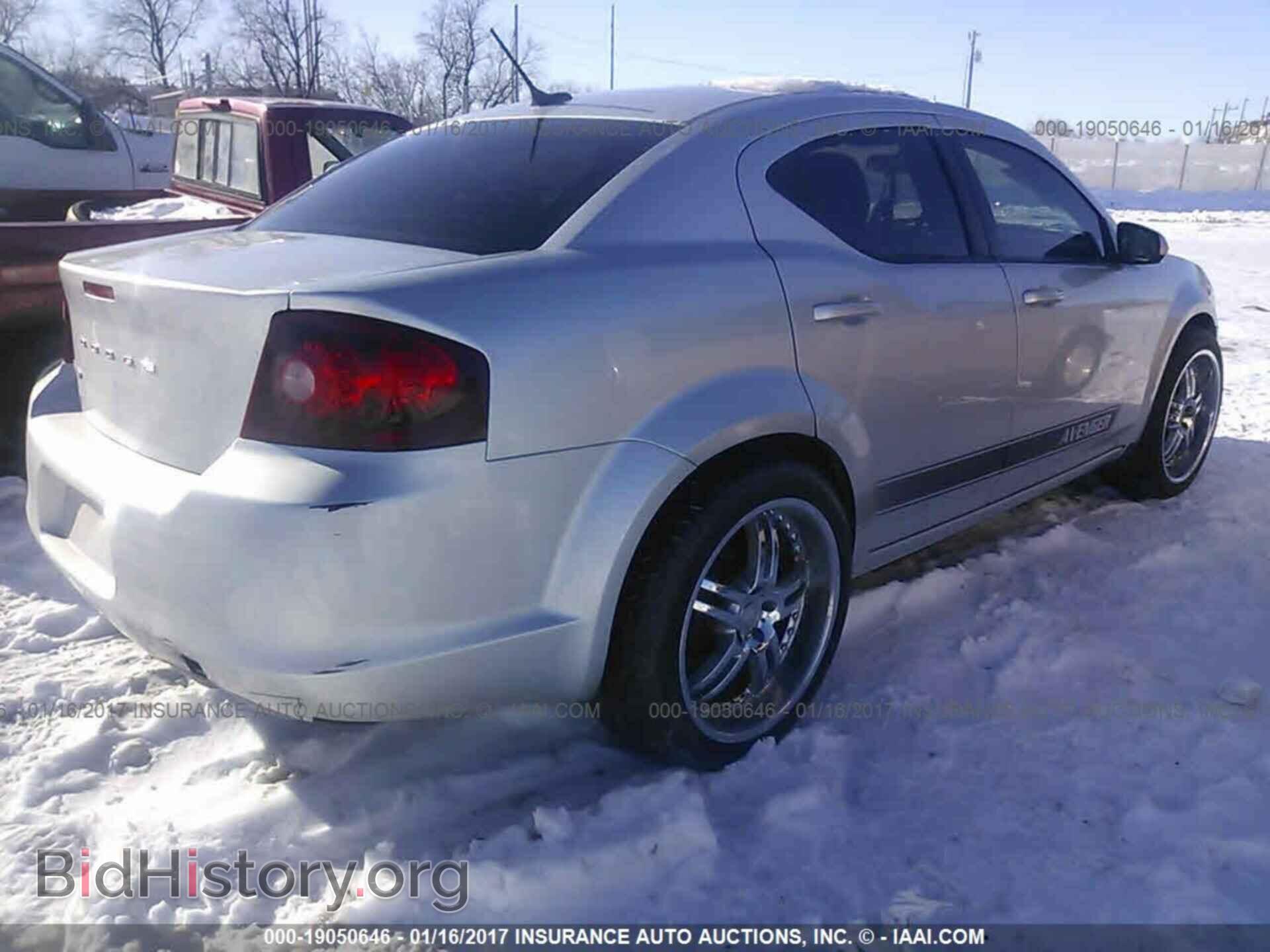 2011 Dodge Avenger - VIN: 1B3BD1FB1BN577235 - Фото 4
