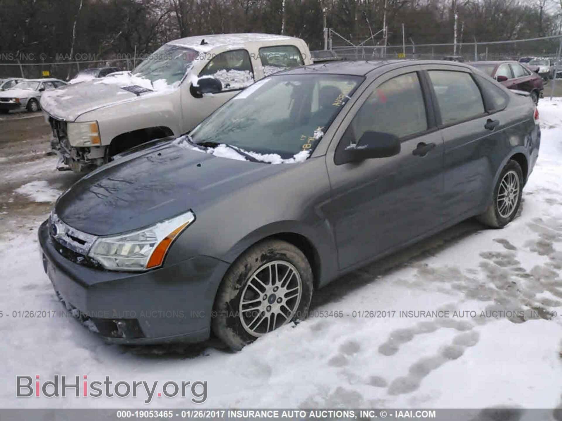 2011 Ford Focus - VIN: 1FAHP3FN9BW183309 - Photo 2
