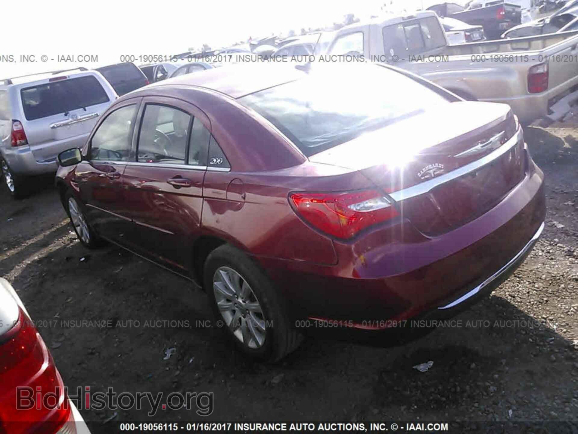 2013 Chrysler 200 - VIN: 1C3CCBBB8DN588600 - Фото 3