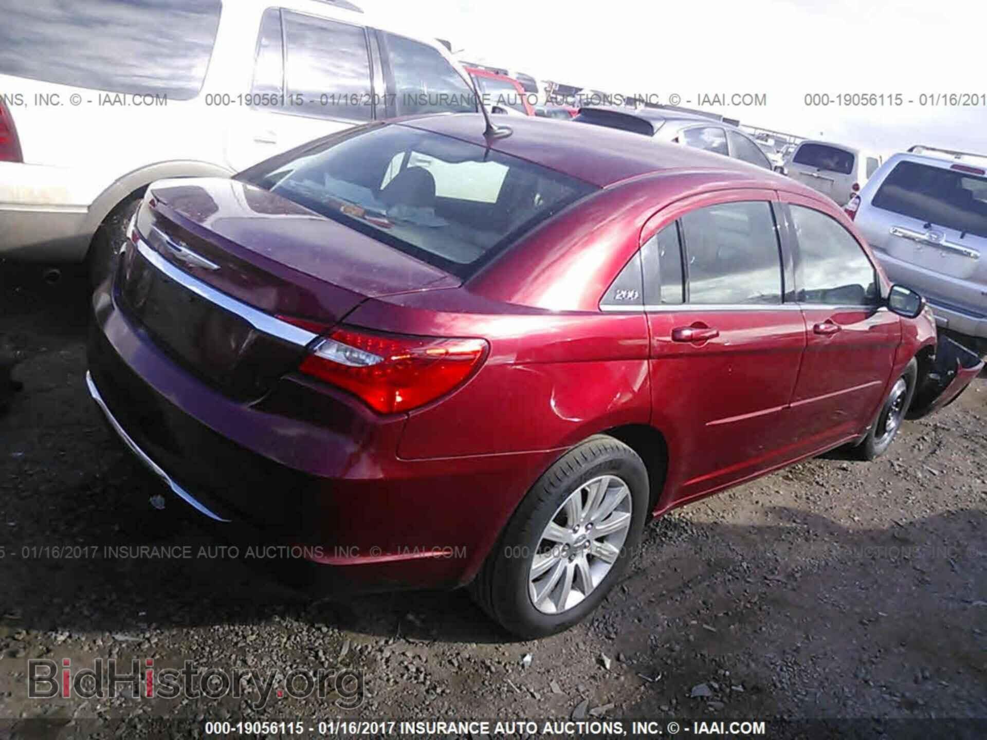 2013 Chrysler 200 - VIN: 1C3CCBBB8DN588600 - Фото 4
