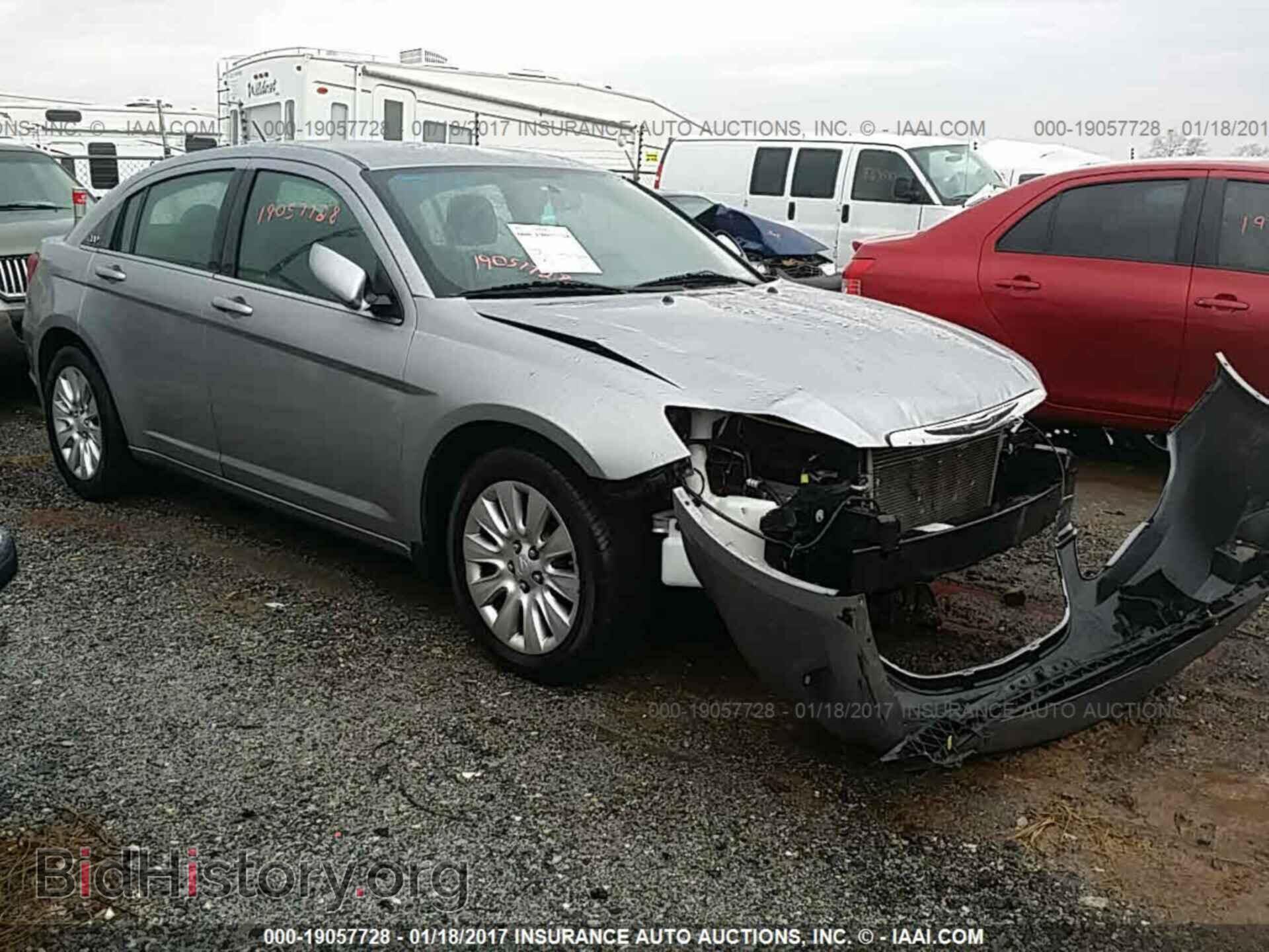 Photo 1C3CCBAG5DN726901 - Chrysler 200 2013