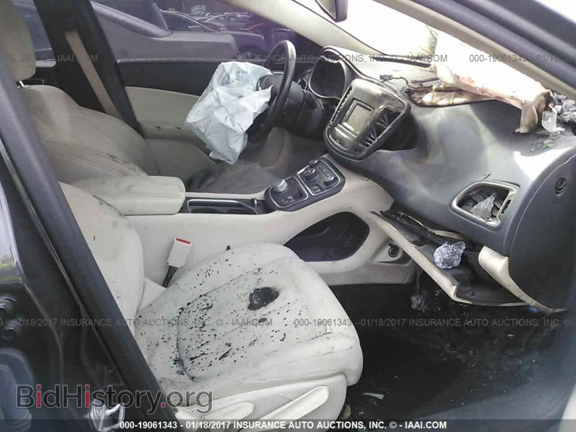 2015 Chrysler 200 - VIN: 1C3CCCAB4FN670155 - Photo 5