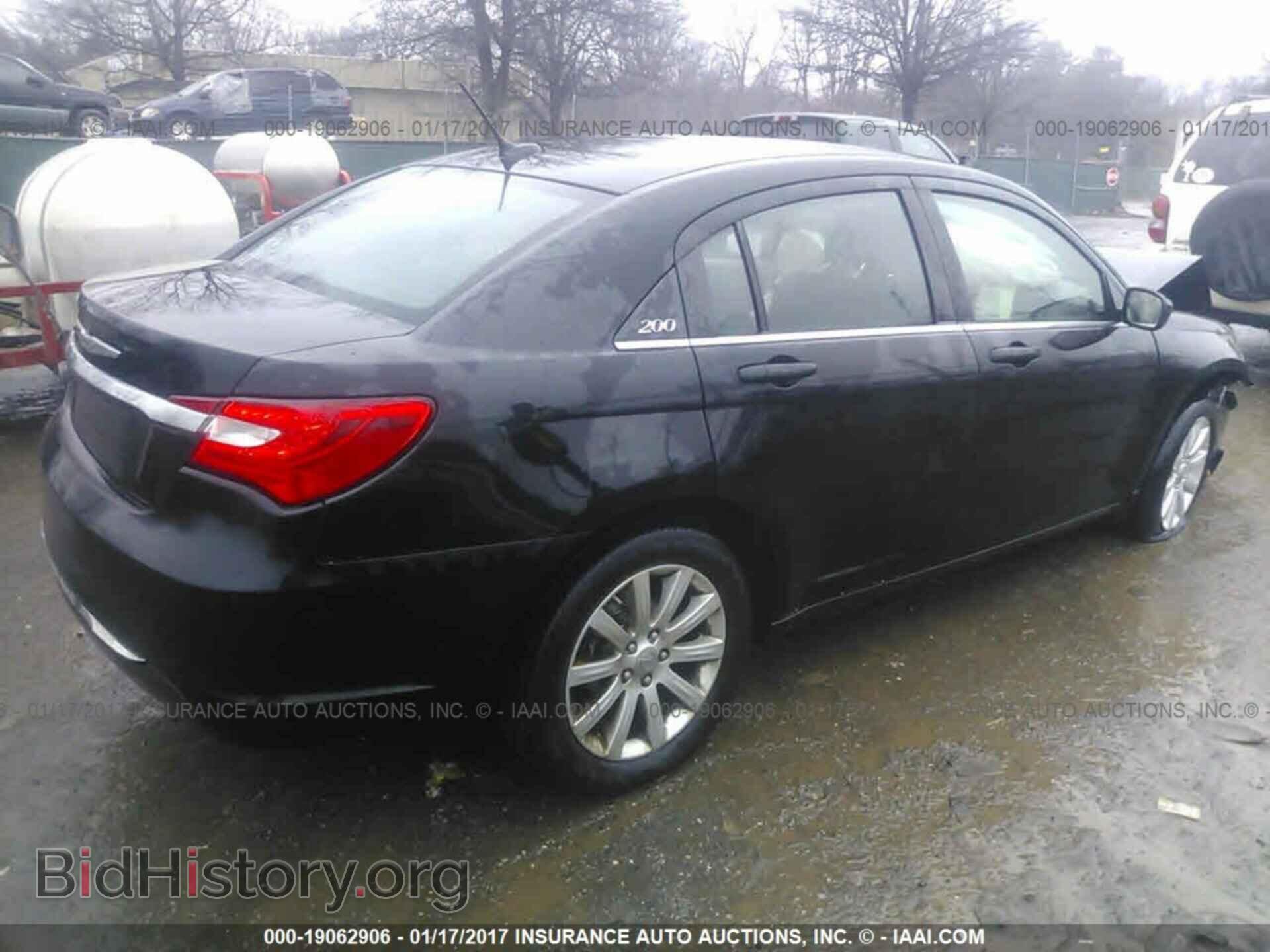 2013 Chrysler 200 - VIN: 1C3CCBBBXDN763803 - Фото 4