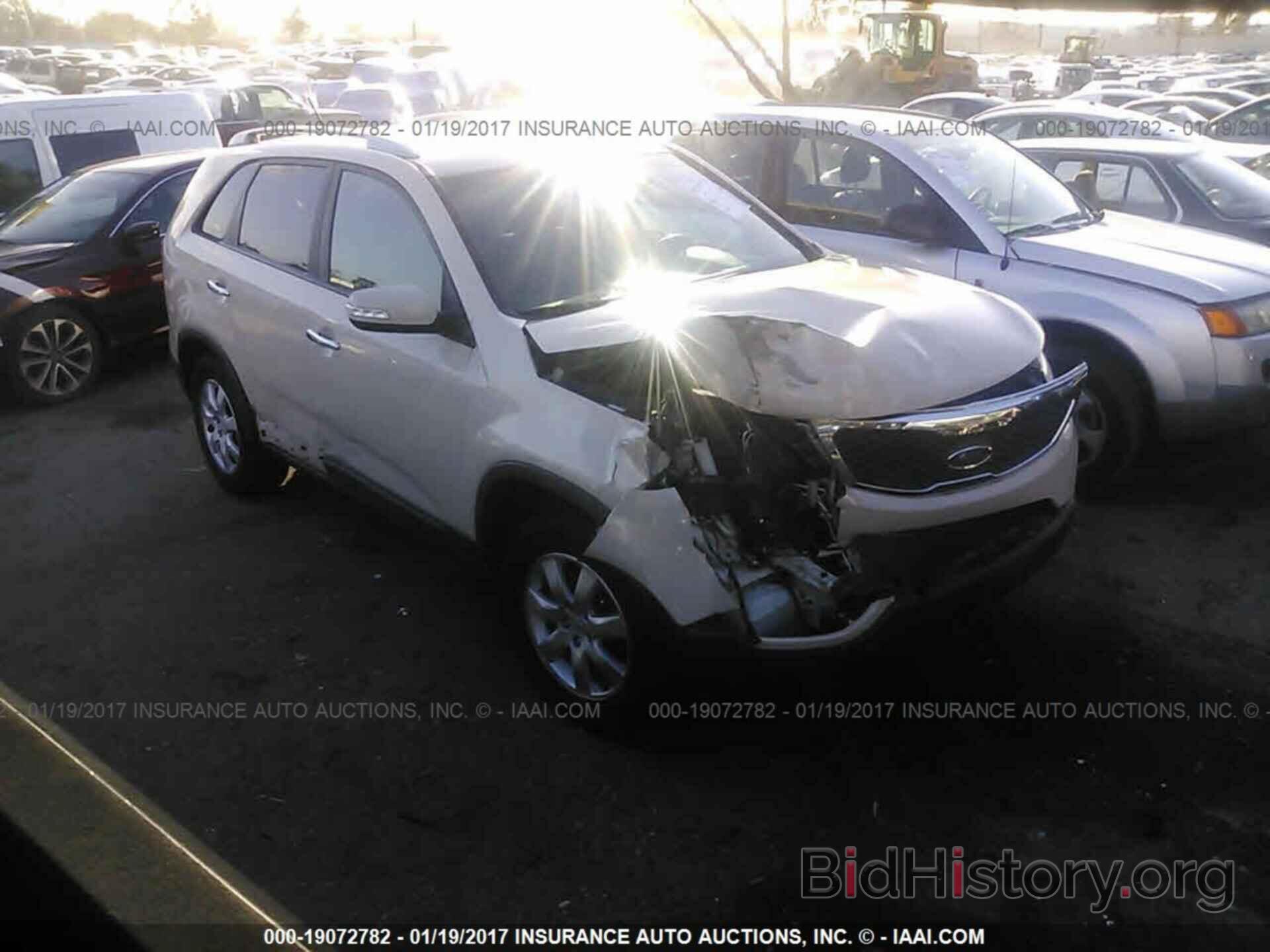 Photo 5XYKT4A23BG135624 - Kia Sorento 2011