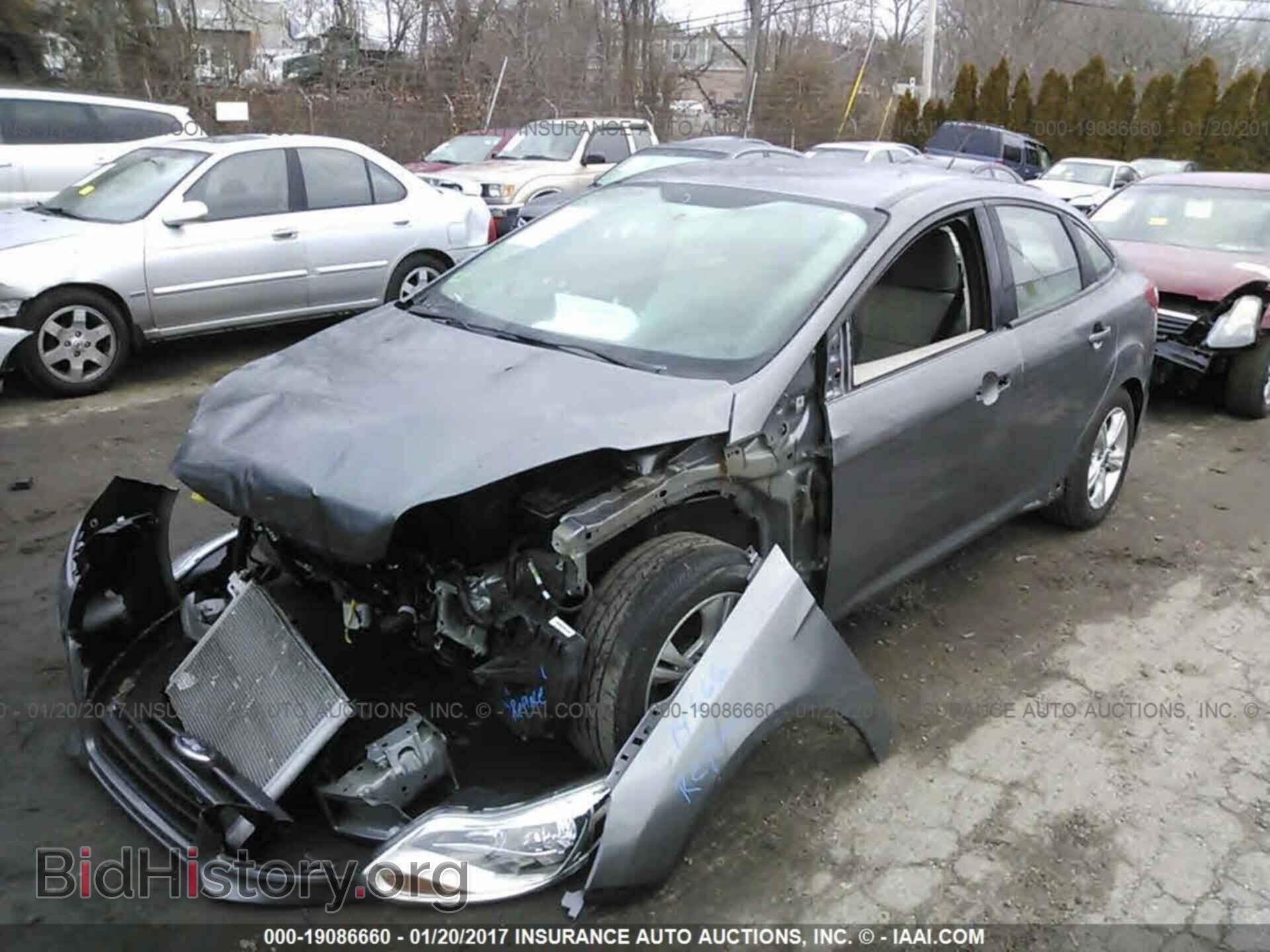 2014 Ford Focus - VIN: 1FADP3F25EL343938 - Photo 2