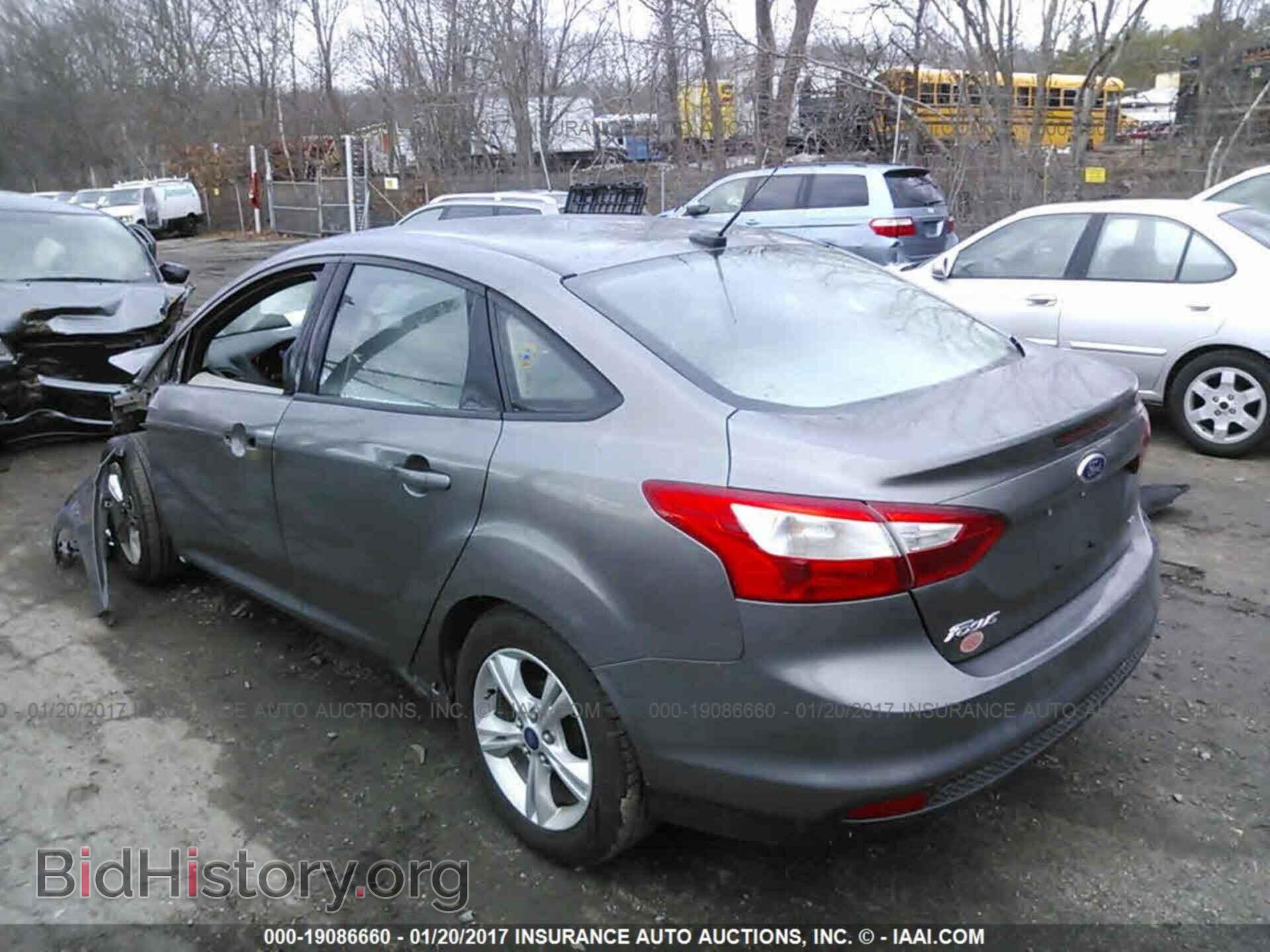 2014 Ford Focus - VIN: 1FADP3F25EL343938 - Photo 3
