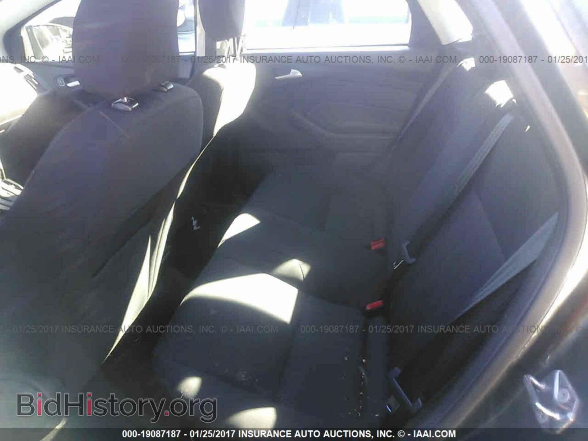 2016 Ford Focus - VIN: 1FADP3F28GL248132 - Photo 8
