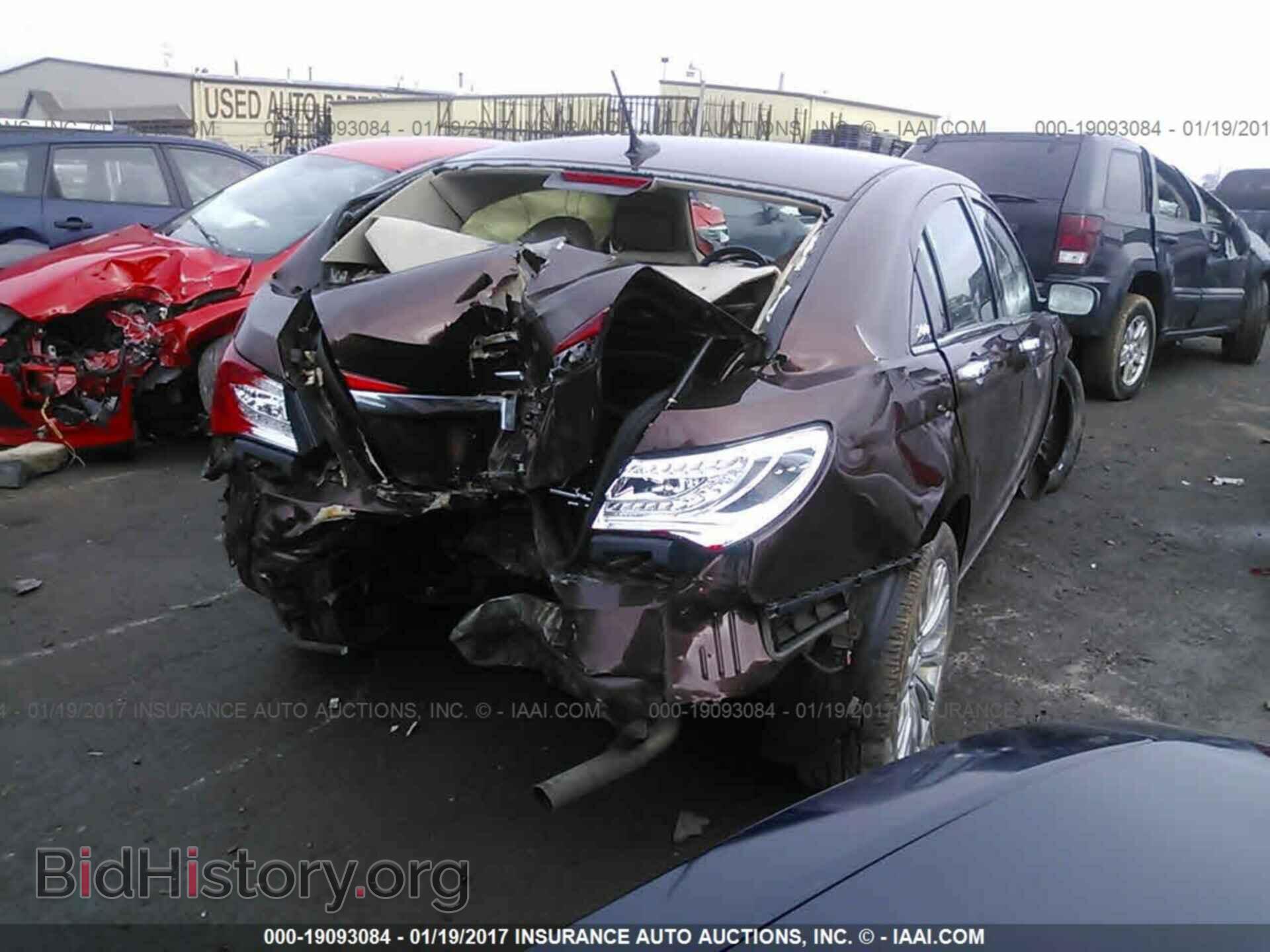 2012 Chrysler 200 - VIN: 1C3CCBCB1CN307086 - Photo 4