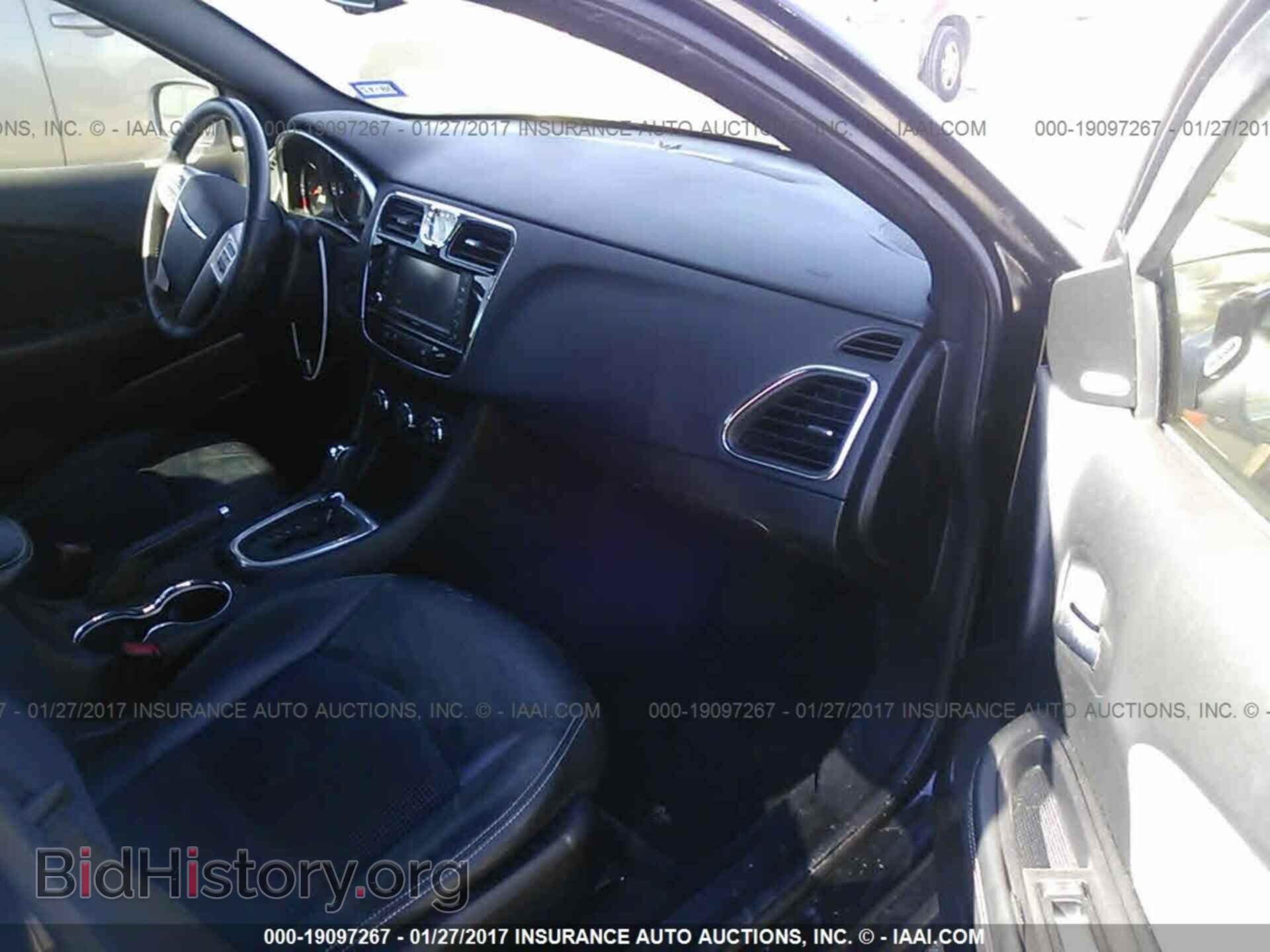 2012 Chrysler 200 - VIN: 1C3CCBHG9CN192564 - Фото 5