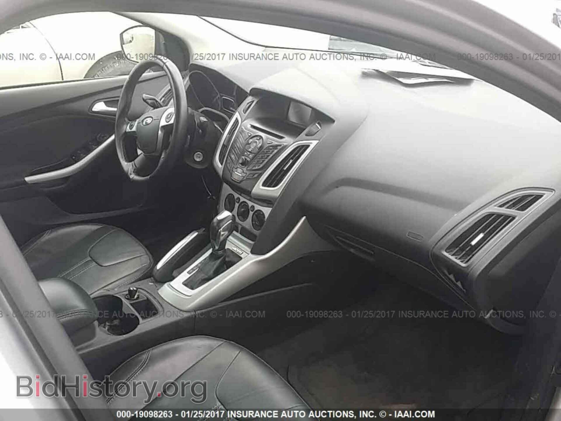 2013 Ford Focus - VIN: 1FADP3F2XDL285260 - Photo 5