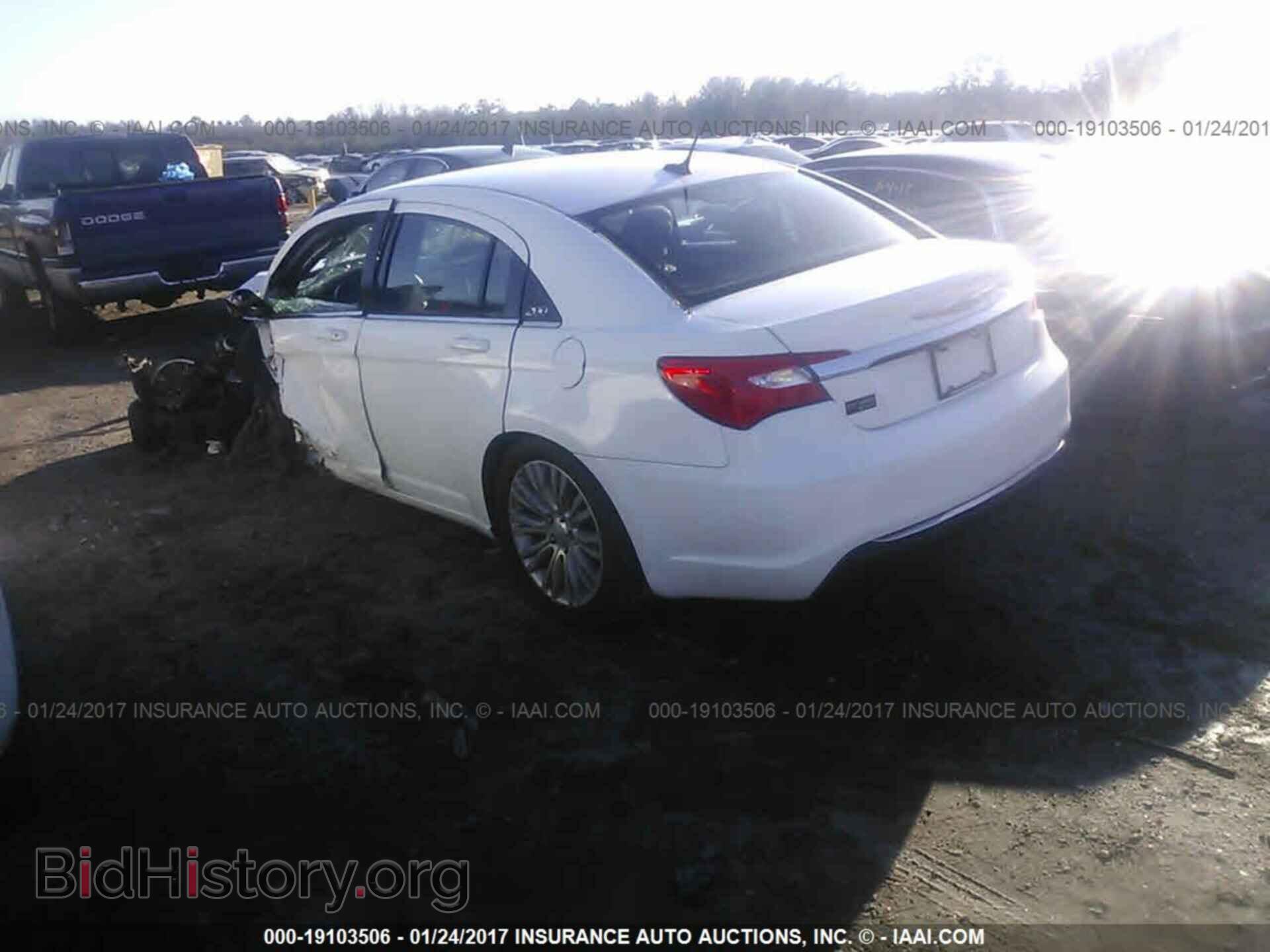 2012 Chrysler 200 - VIN: 1C3CCBAB3CN262171 - Фото 3