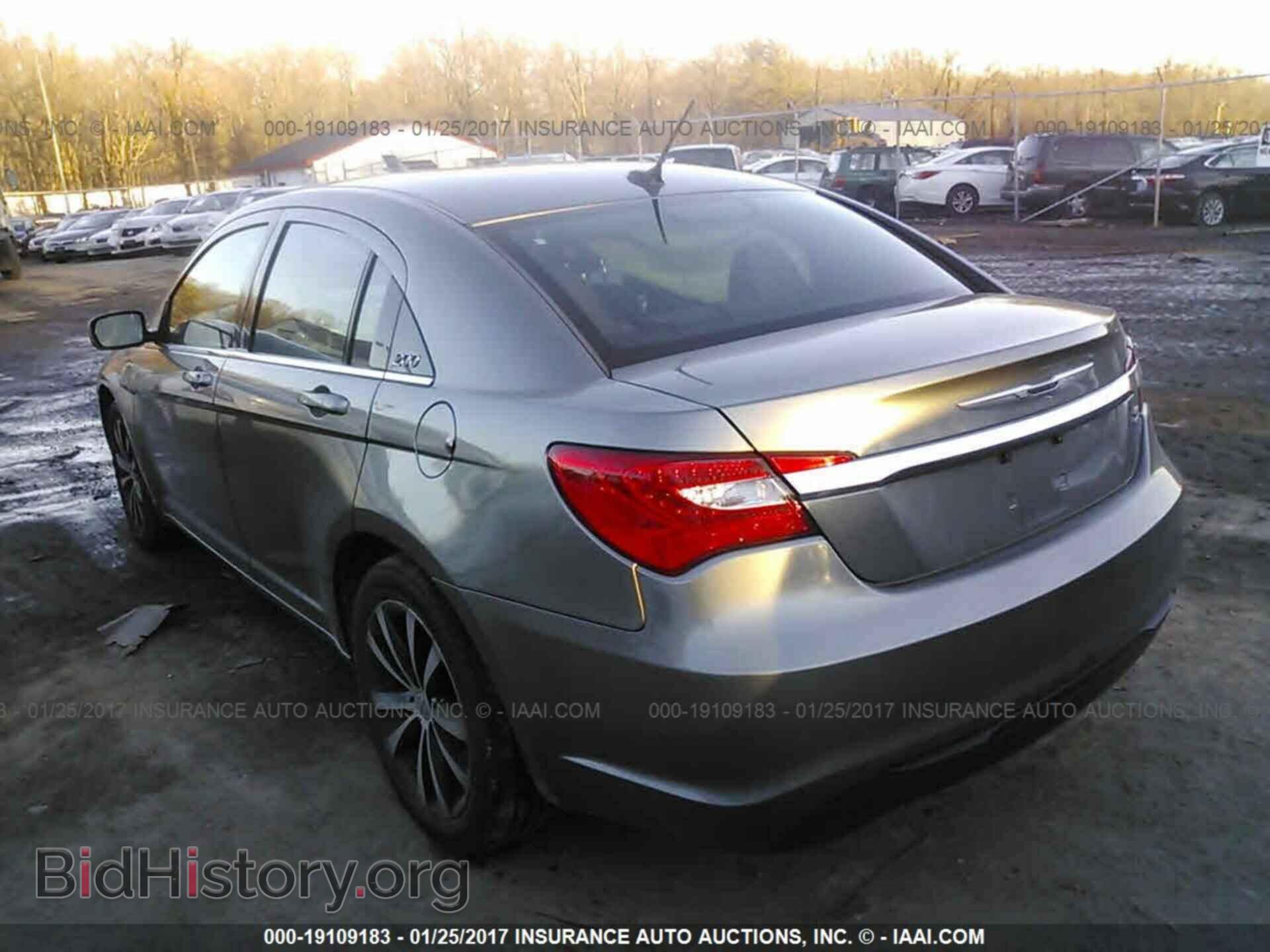 2013 Chrysler 200 - VIN: 1C3CCBBB1DN629892 - Photo 3