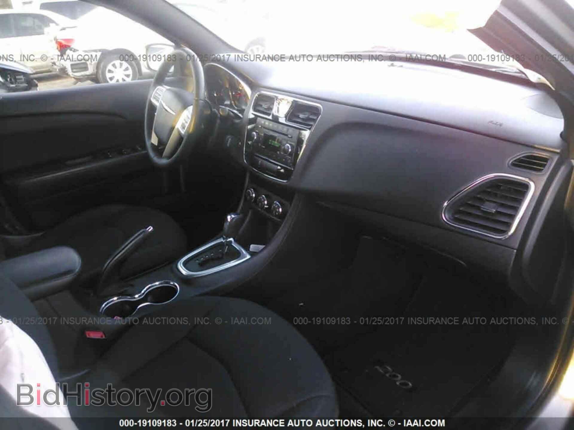 2013 Chrysler 200 - VIN: 1C3CCBBB1DN629892 - Photo 5