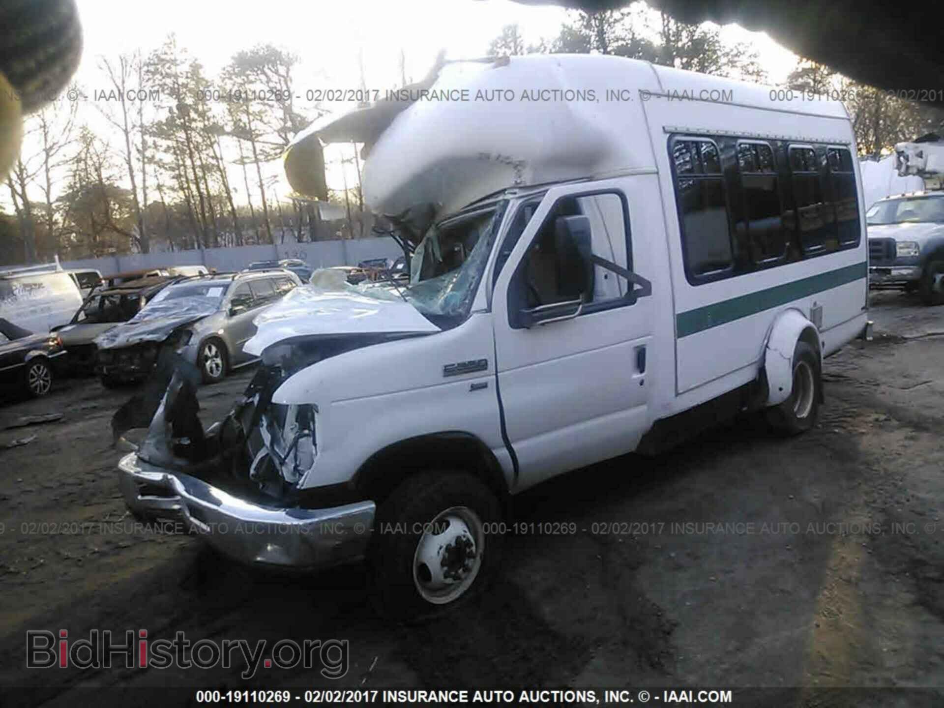 2011 Ford Econoline - VIN: 1FDEE3FL3BDB14799 - Photo 2