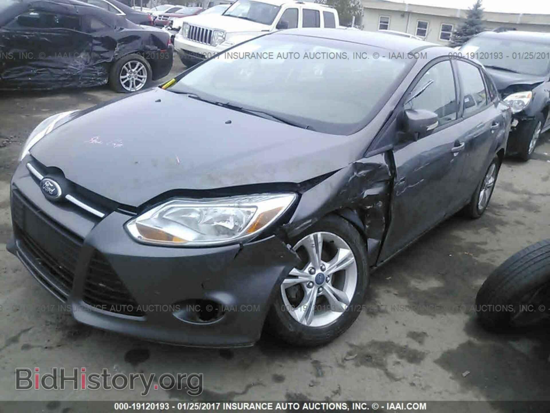 2013 Ford Focus - VIN: 1FADP3F21DL183152 - Photo 2