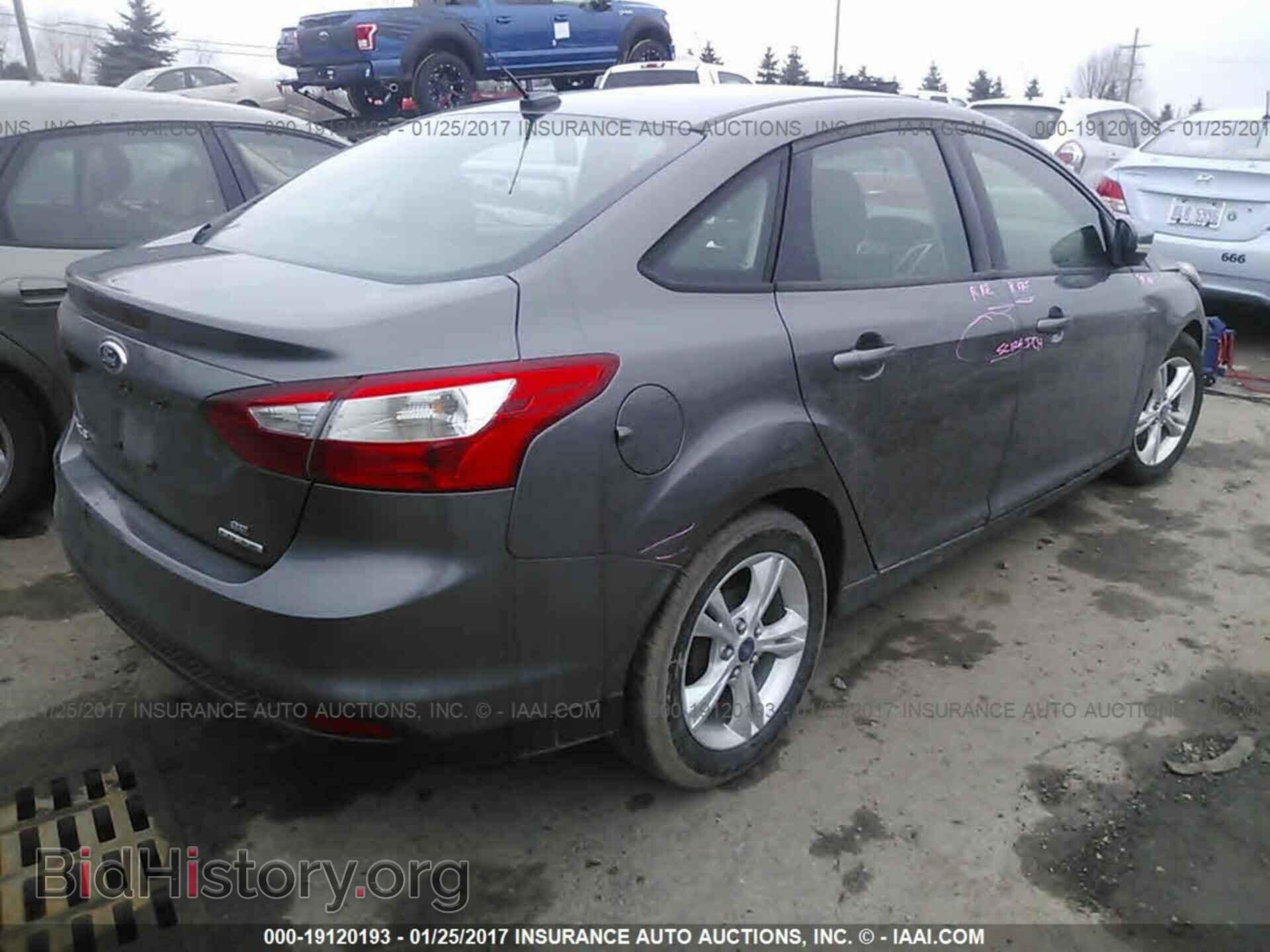 2013 Ford Focus - VIN: 1FADP3F21DL183152 - Photo 4