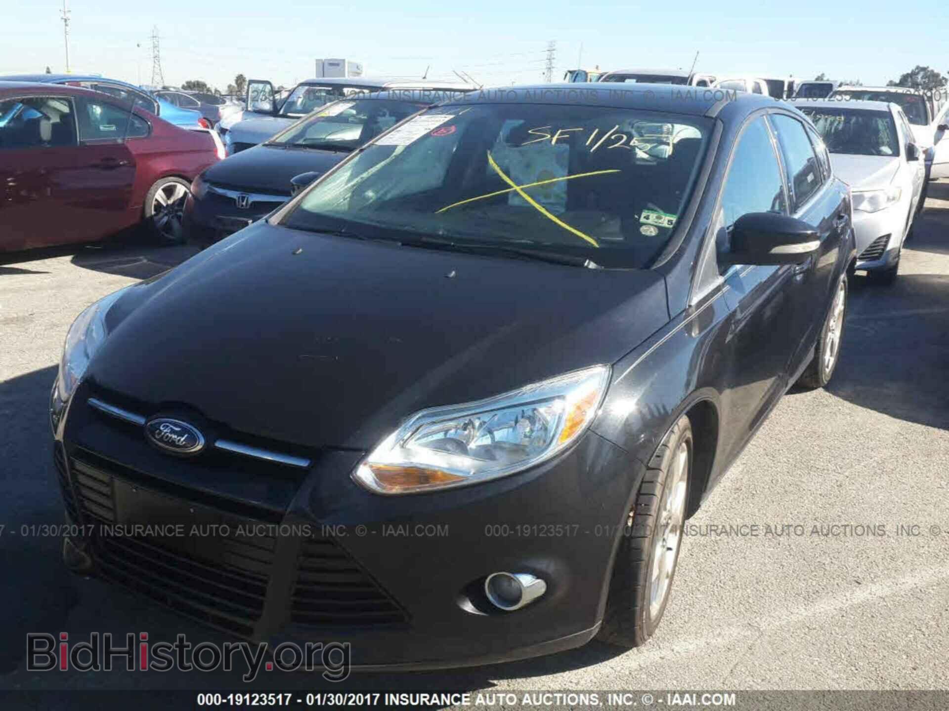 2012 Ford Focus - VIN: 1FAHP3M27CL399557 - Photo 2